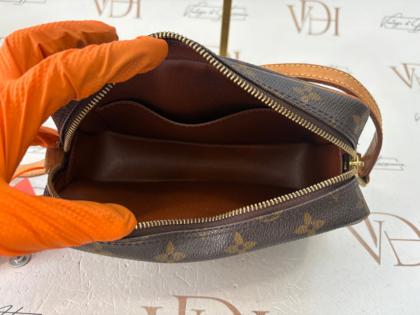 018526 - Louis Vuitton Pochette Cite