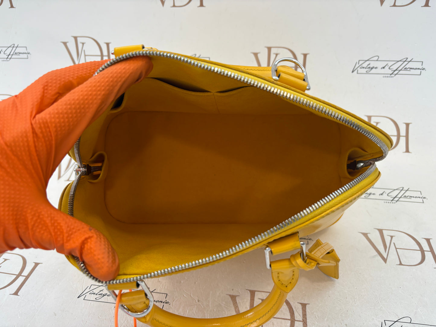 201547 - Louis Vuitton Alma Epi Yellow
