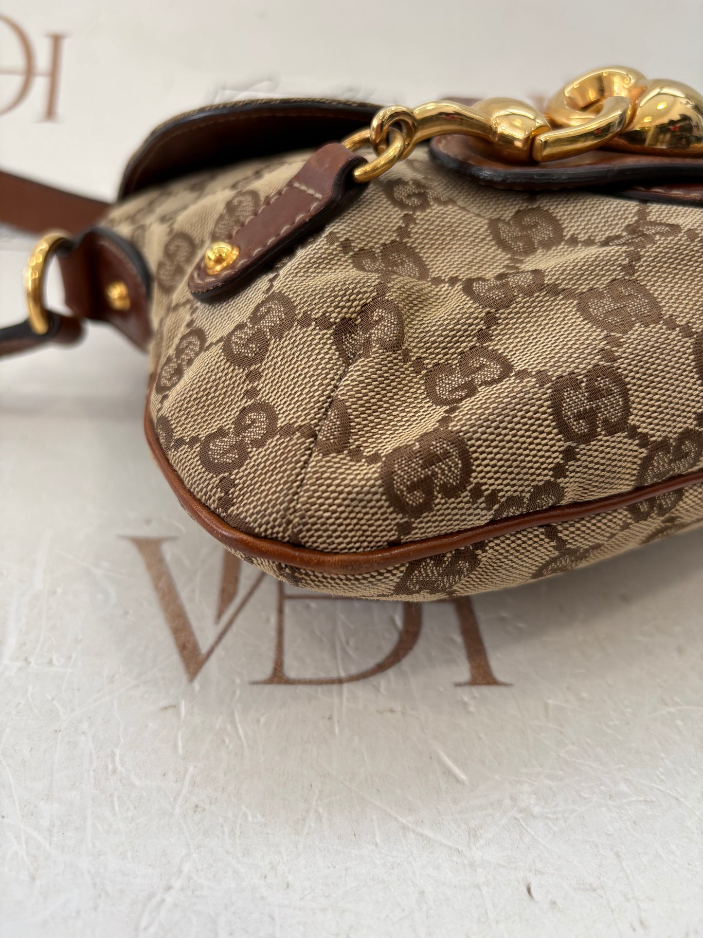 384285 - Gucci Shoulder Bag