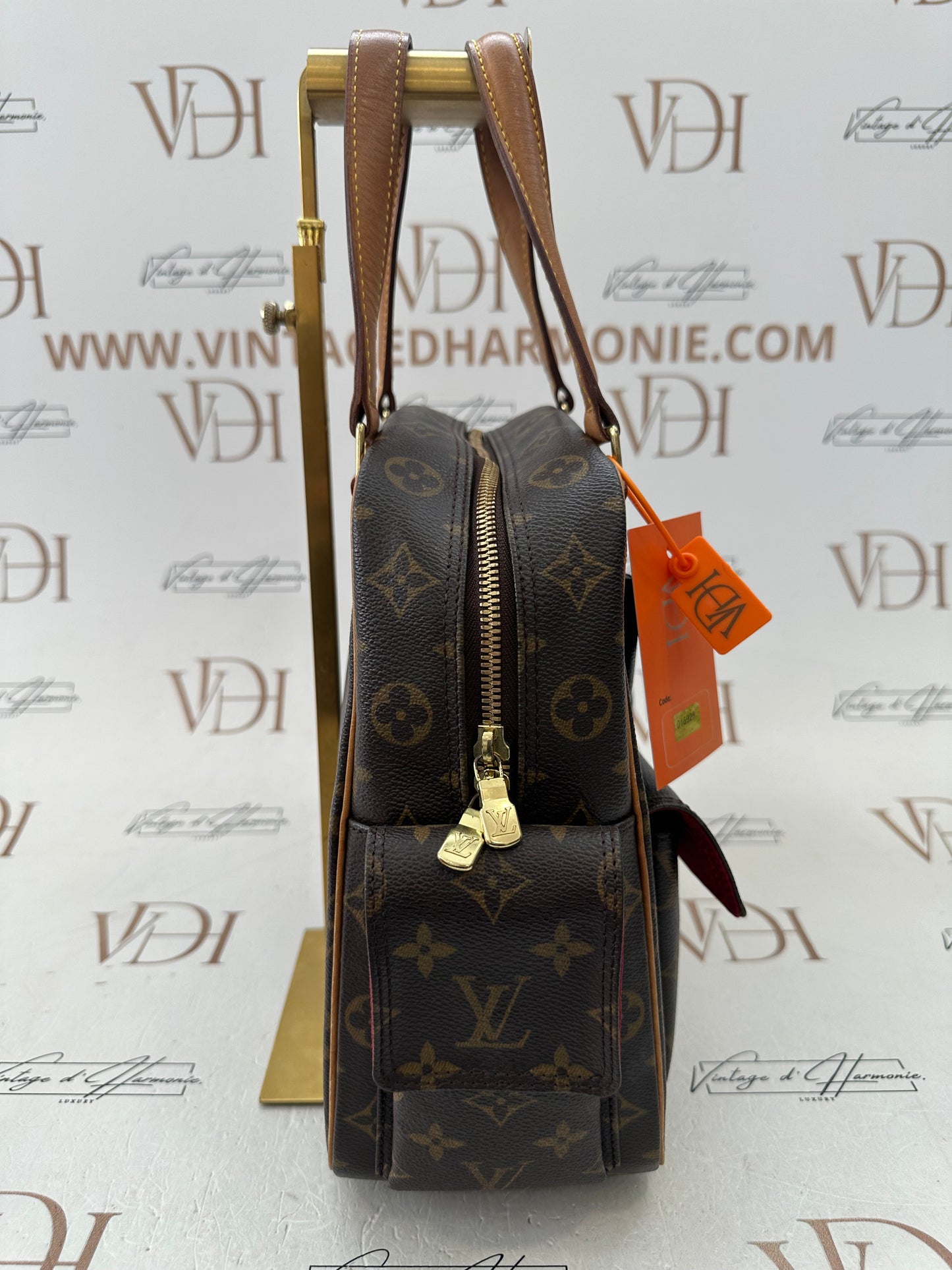 016928 - Louis Vuitton Excentricite
