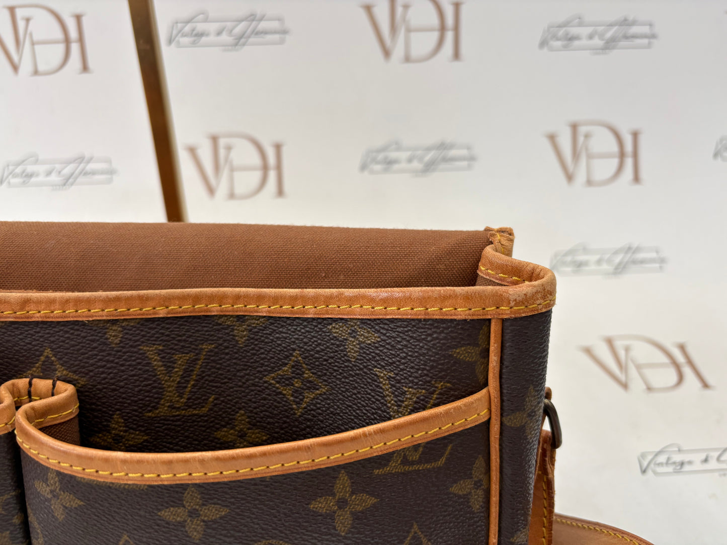 018262 - Louis Vuitton Gibeciere MM