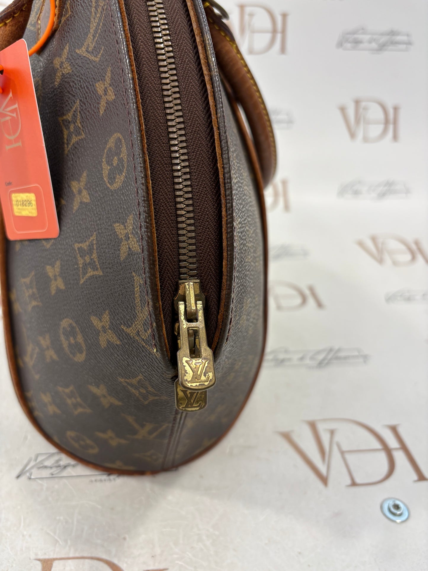 018296 - Louis Vuitton Ellipse MM