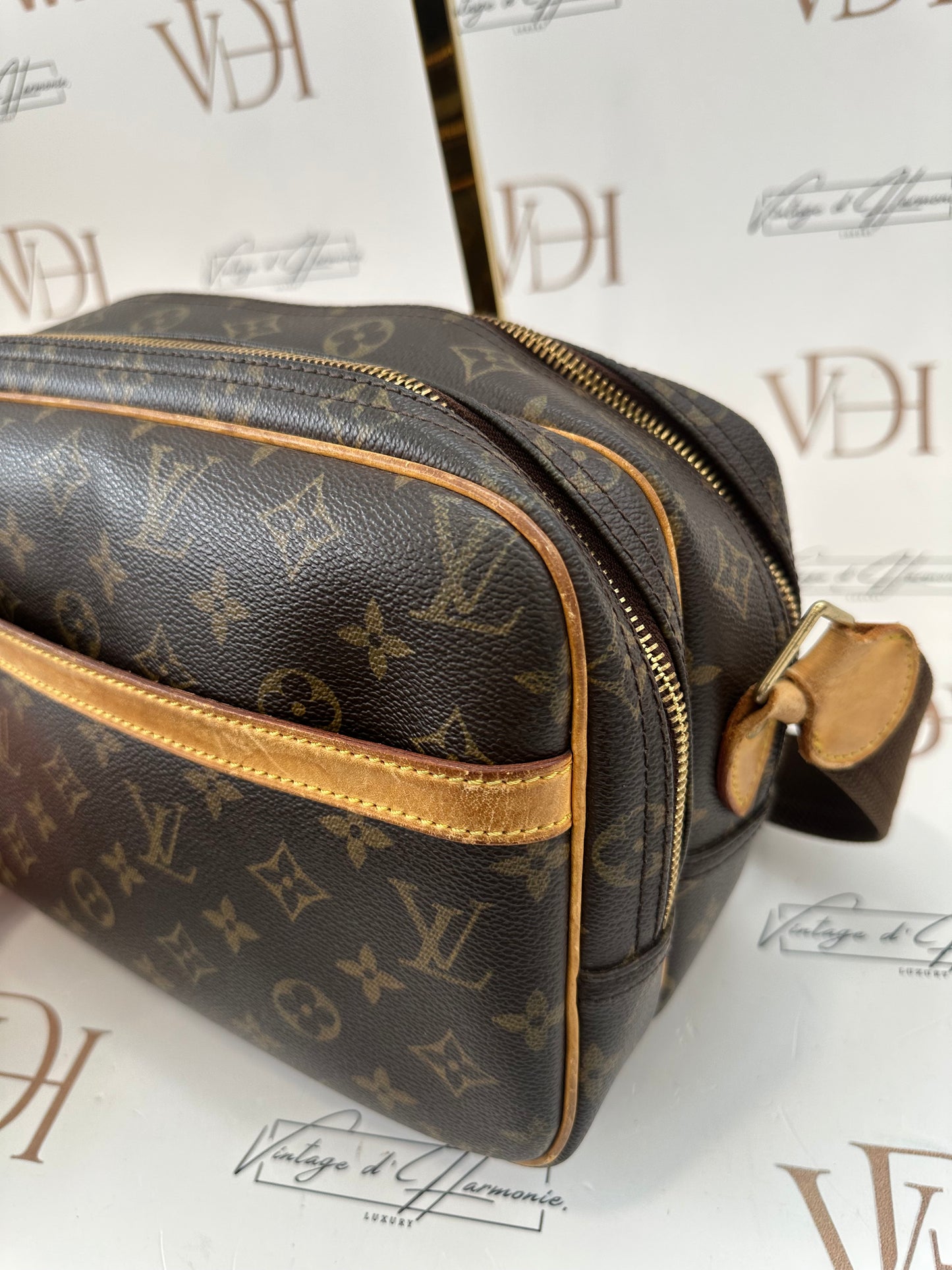 018123 - Louis Vuitton Reporter PM