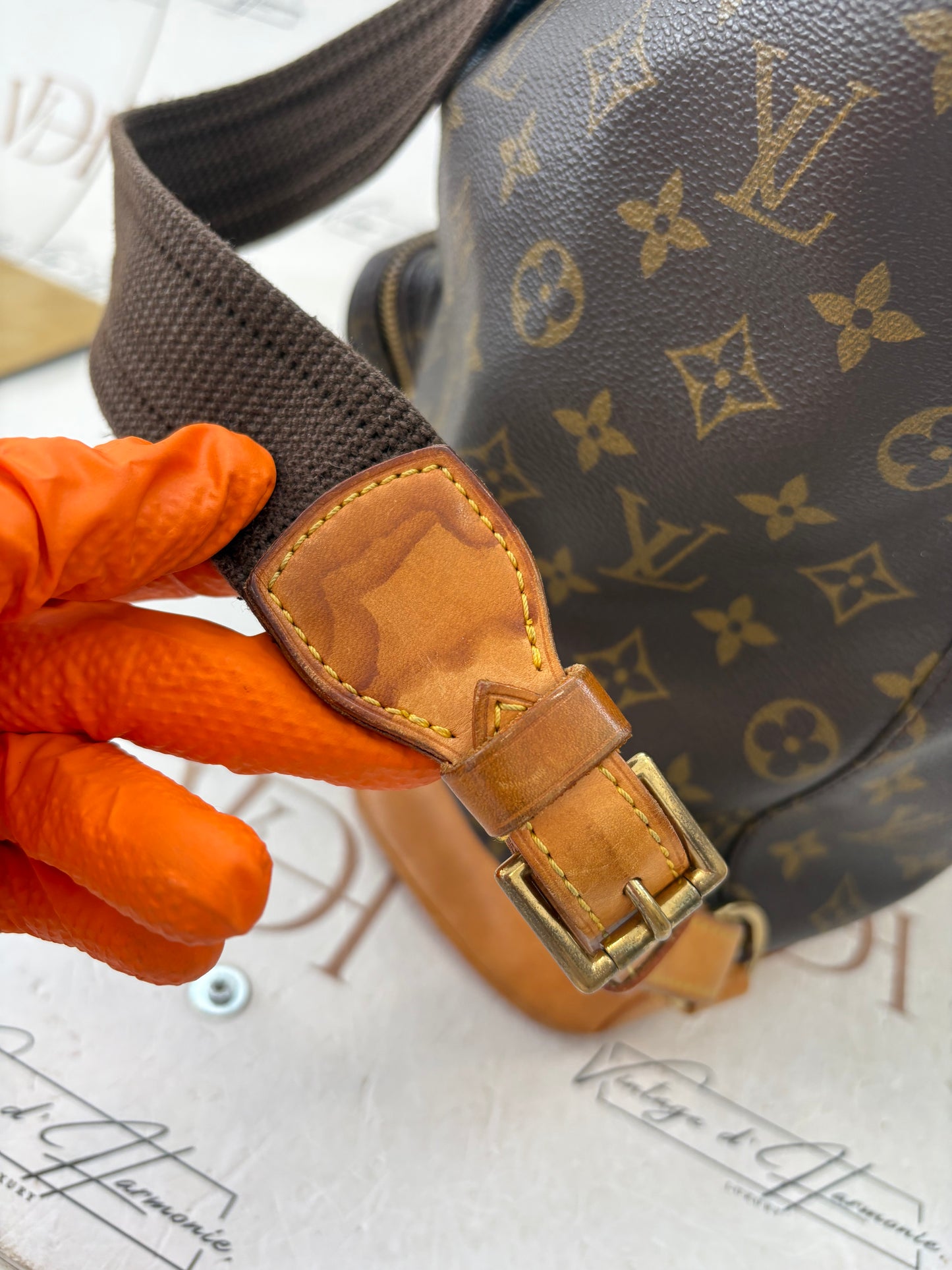 018565 - Louis Vuitton Montsouris GM