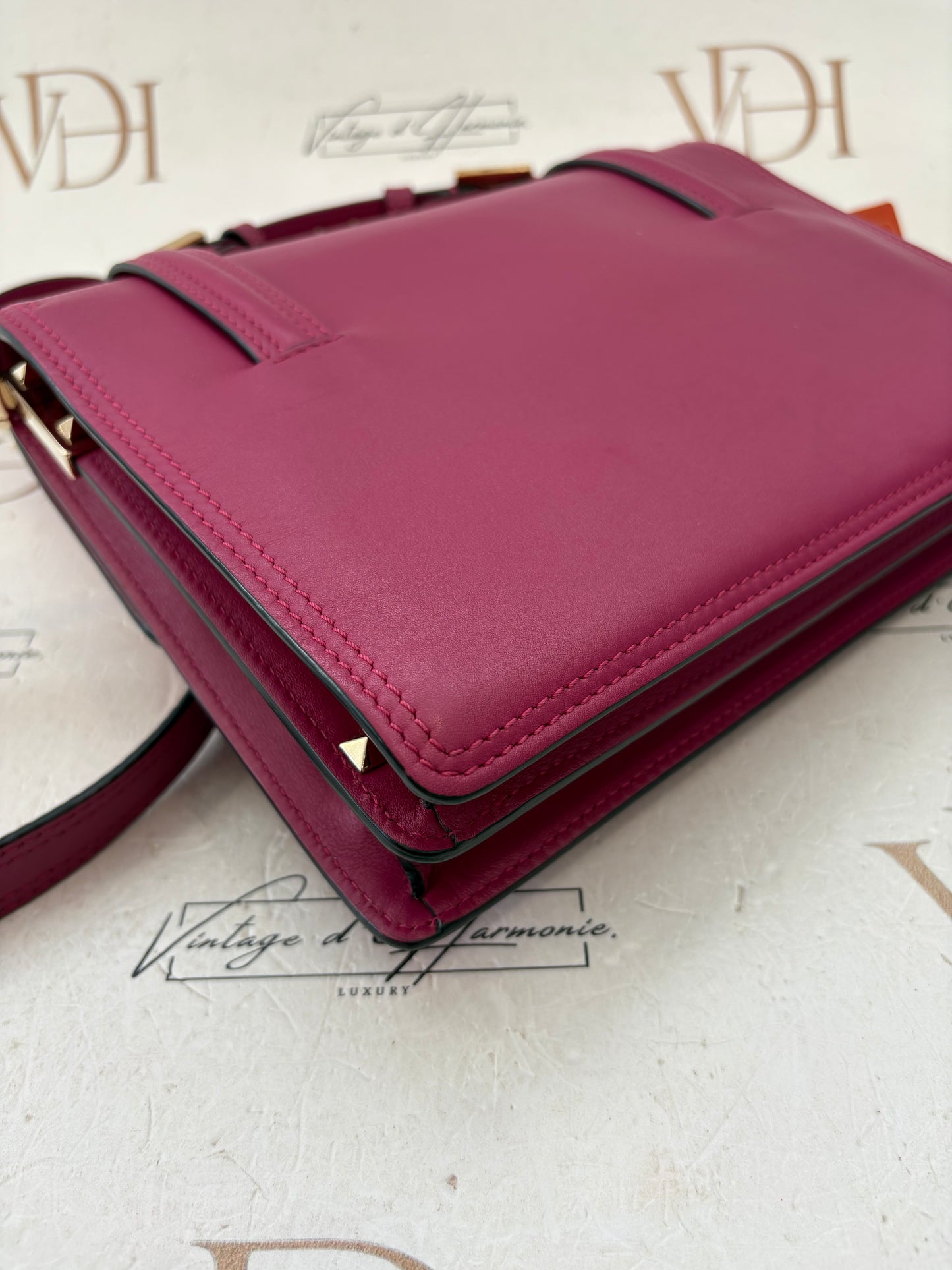 201240 - Valentino