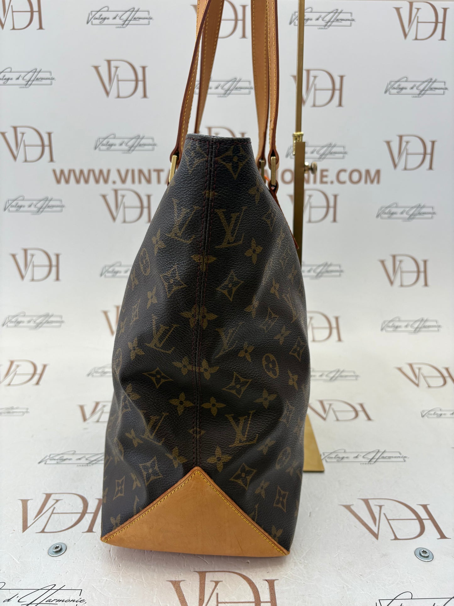 018104 - Louis Vuitton Cabas Mezzo