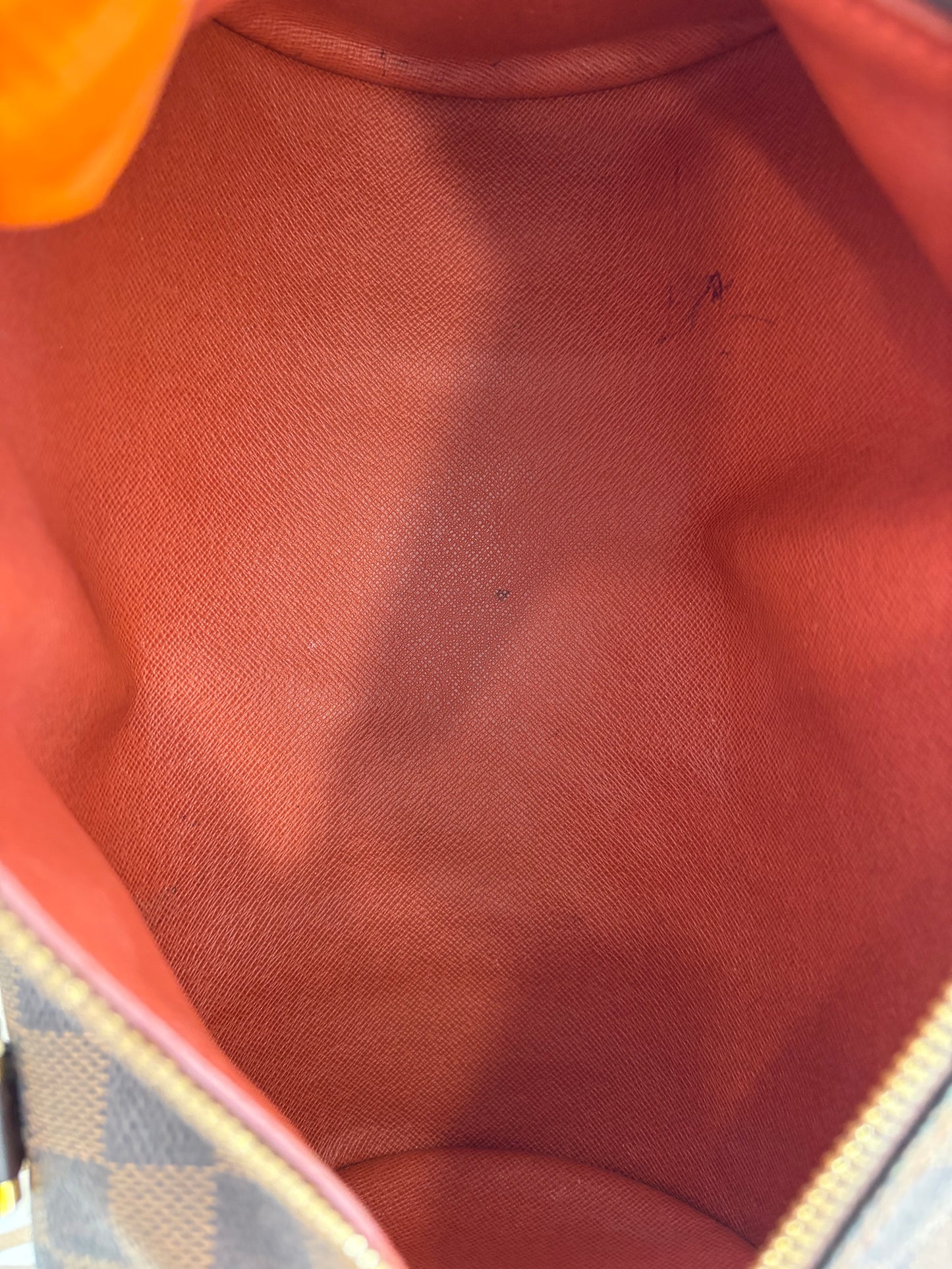 018397 - Louis Vuitton Papillon 26