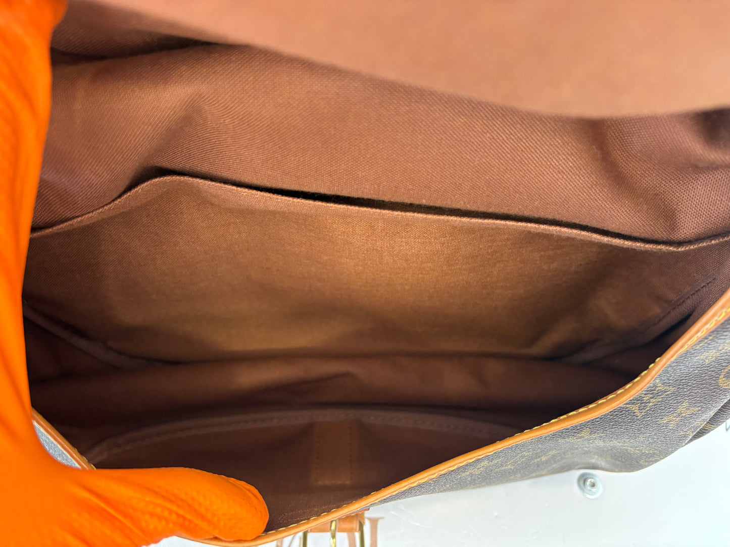 016919 - Louis Vuitton Saumur 35