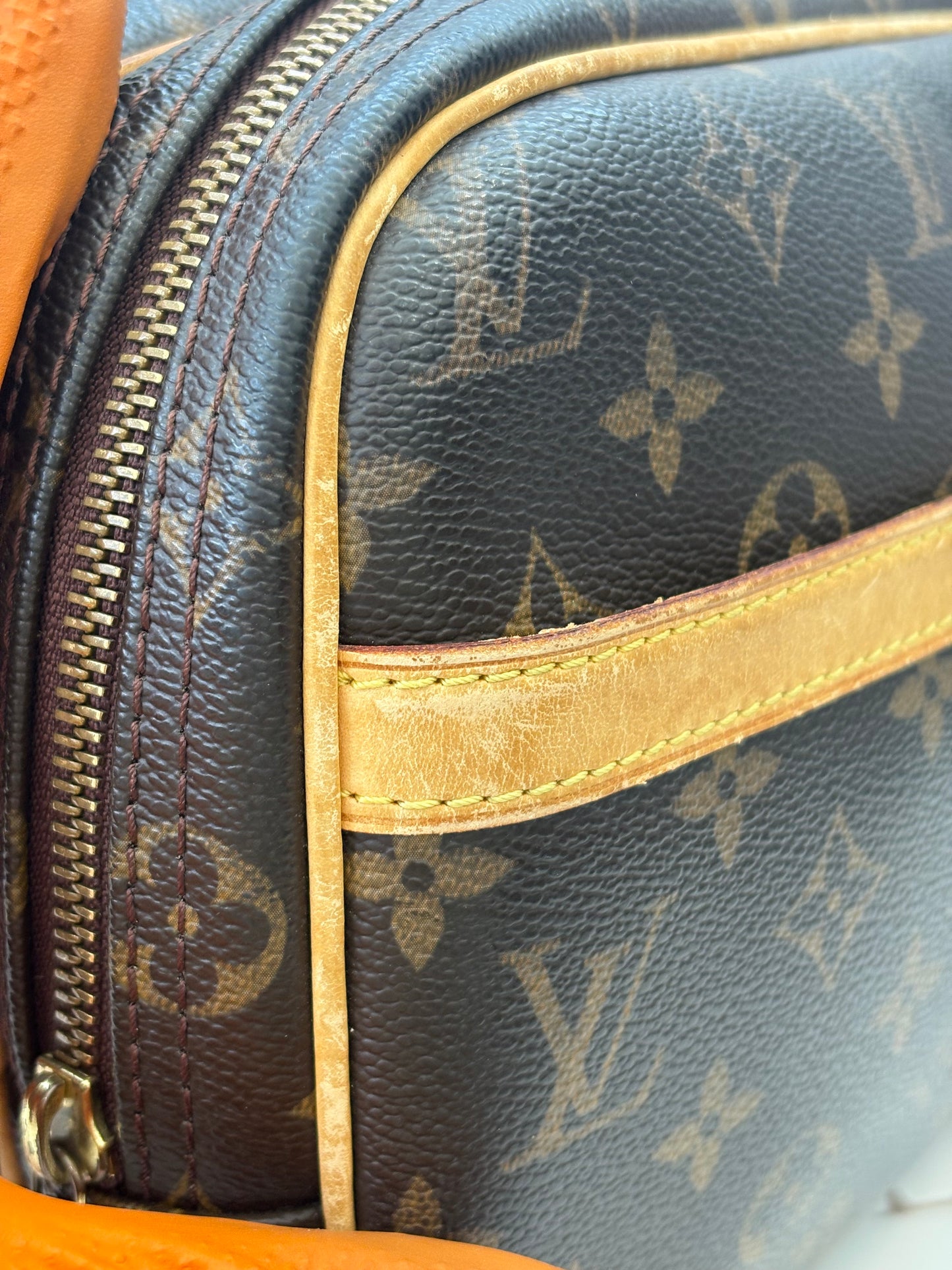 018692 - Louis Vuitton Reporter PM