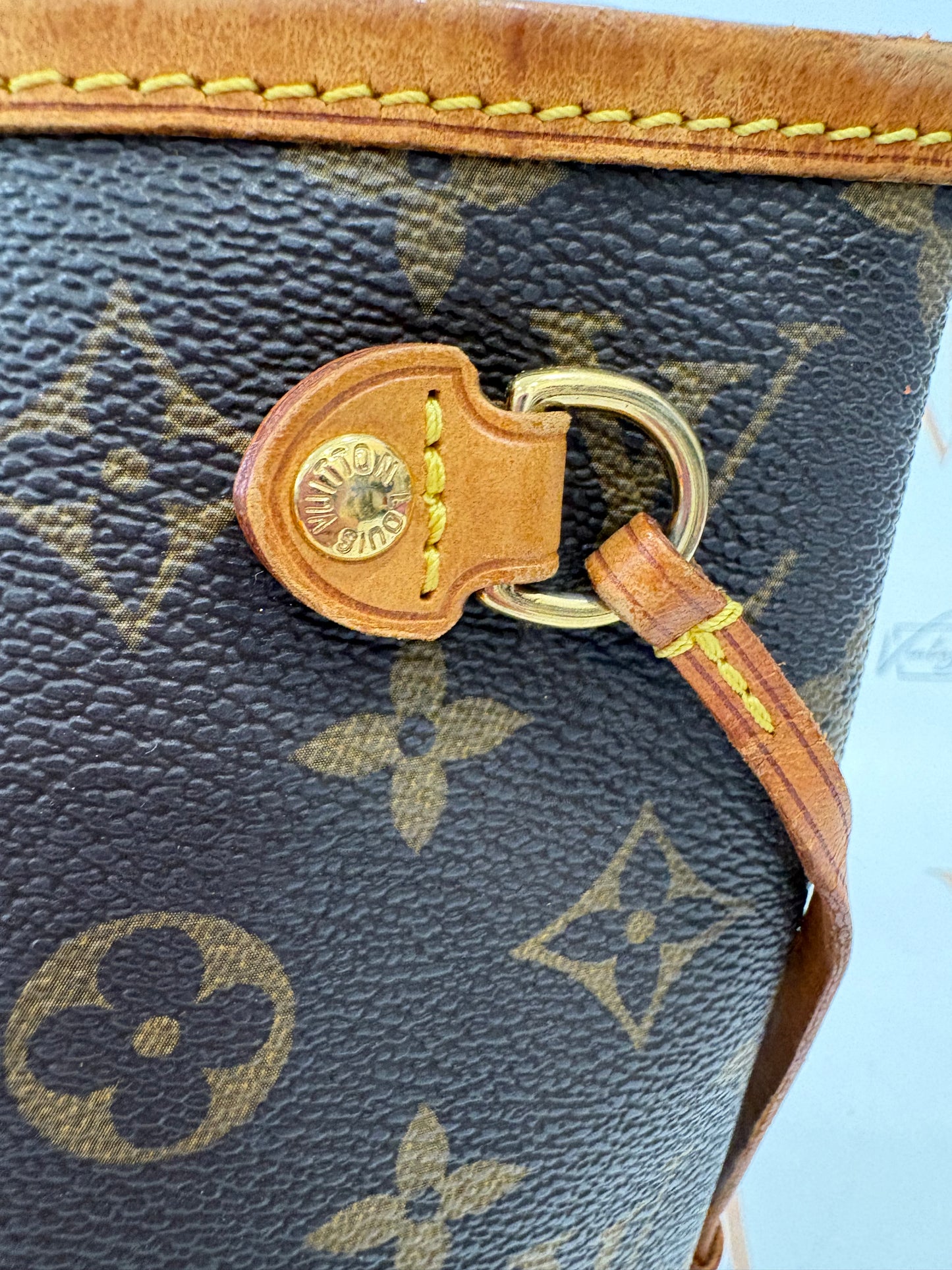 016935 - Louis Vuitton Neverfull PM
