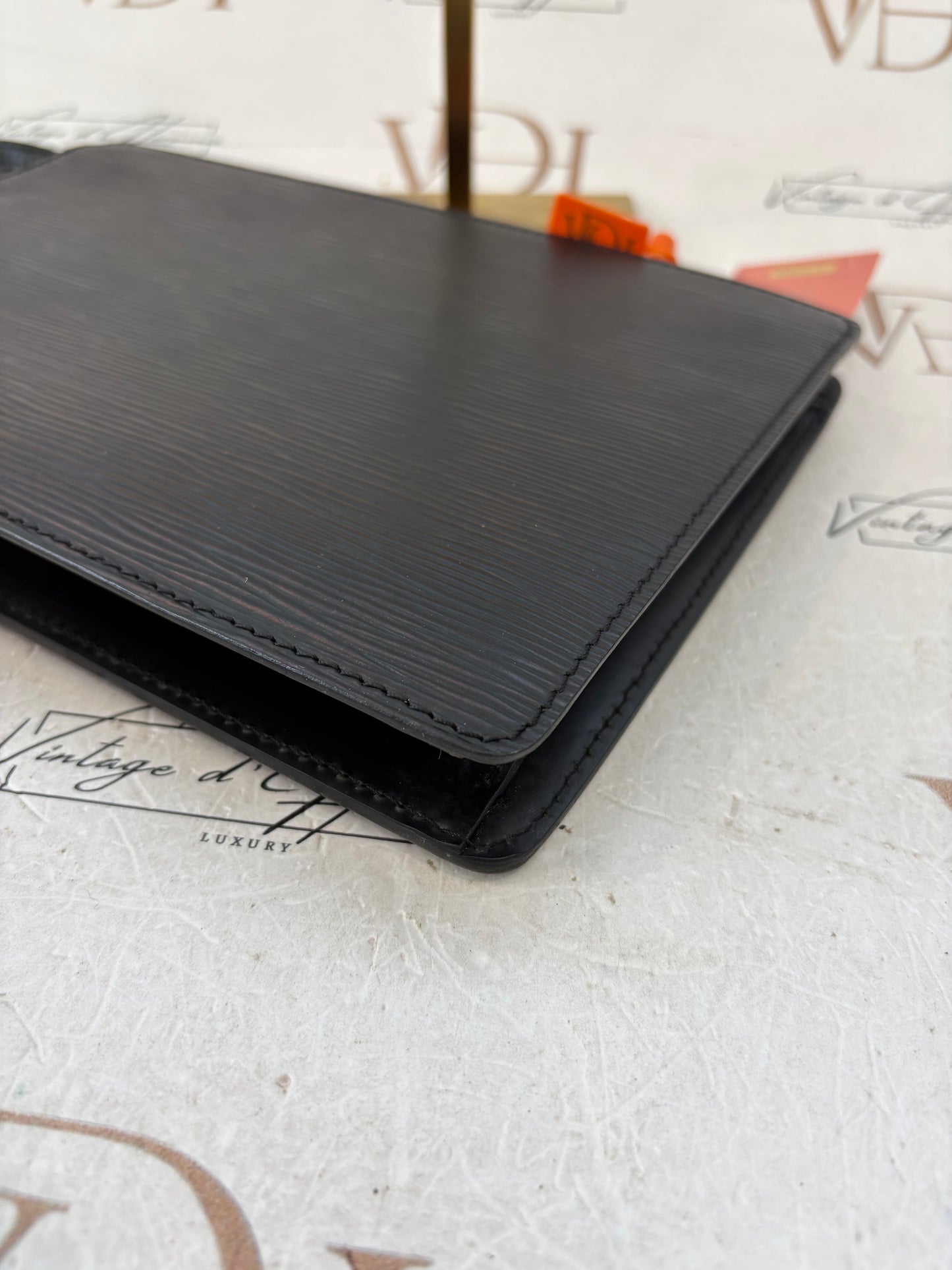 018305 - Louis Vuitton Pochette Homme