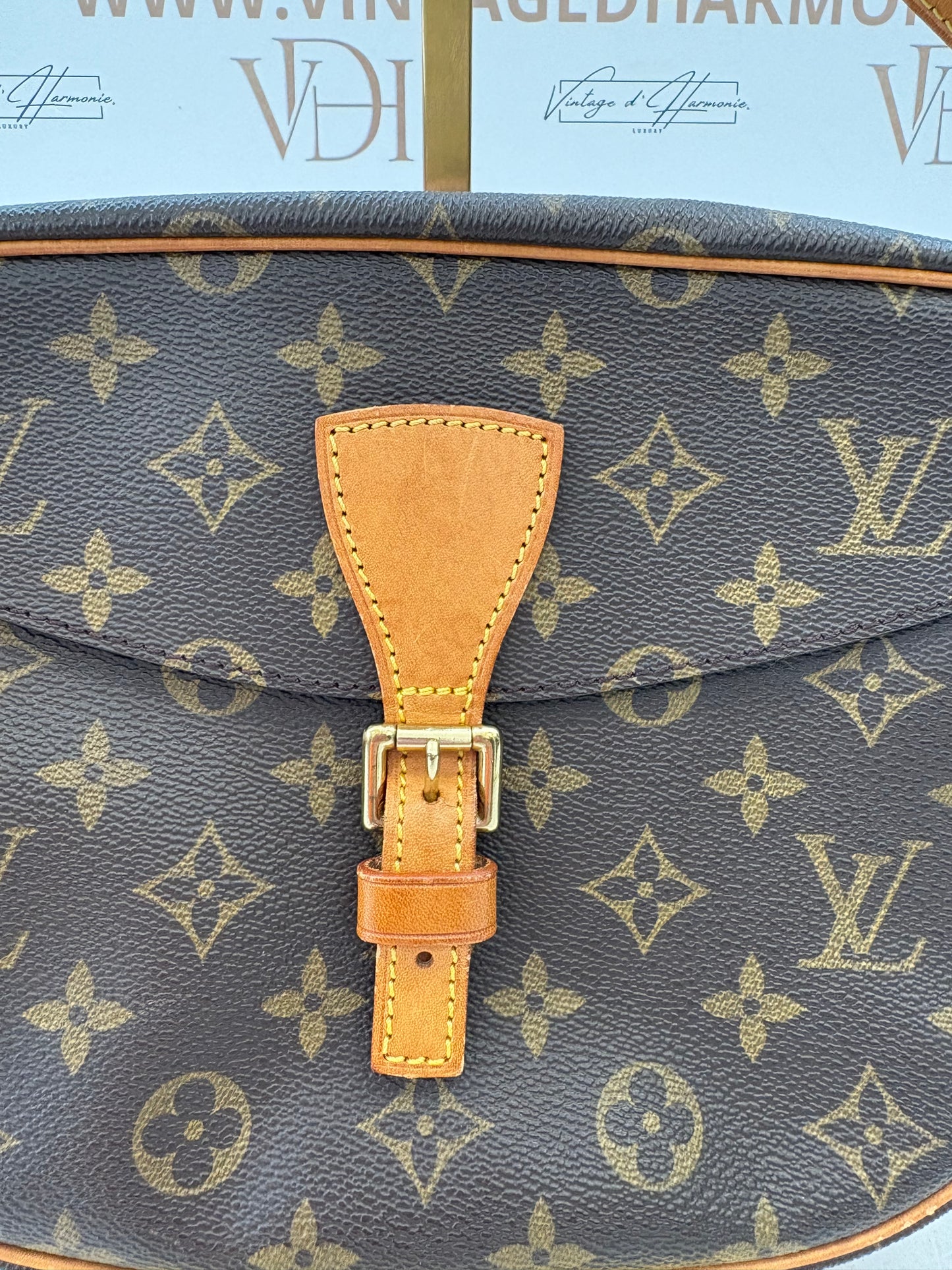 018713 - Louis Vuitton Jeune Fille
