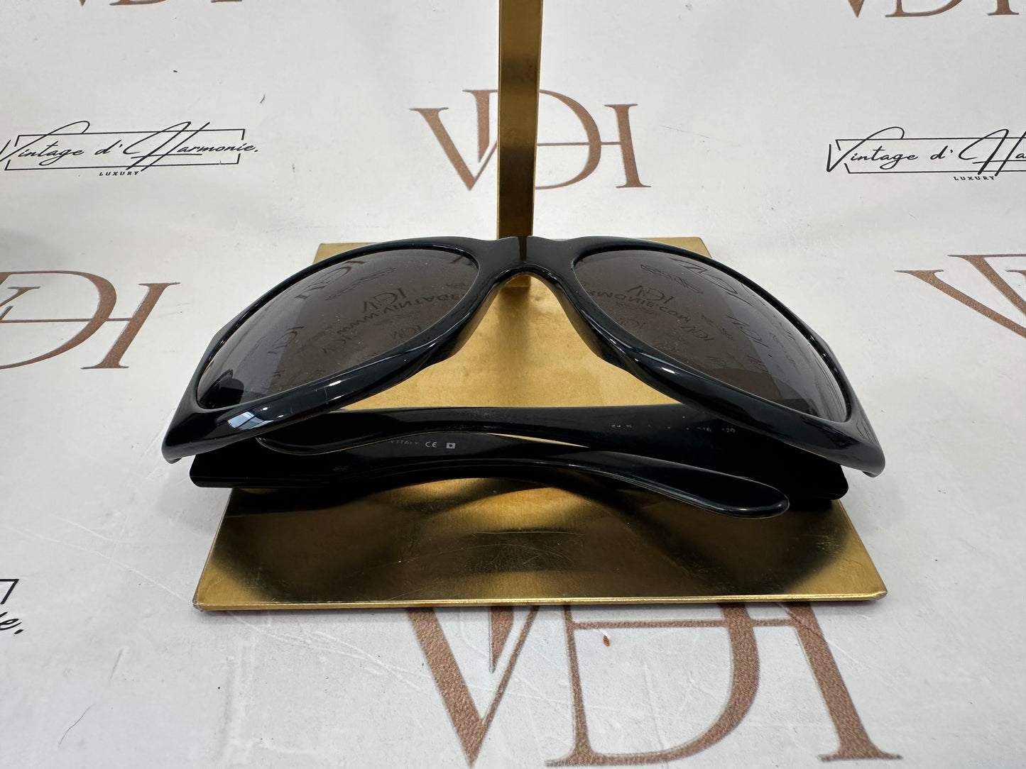 016822 - Chanel Sunglasses