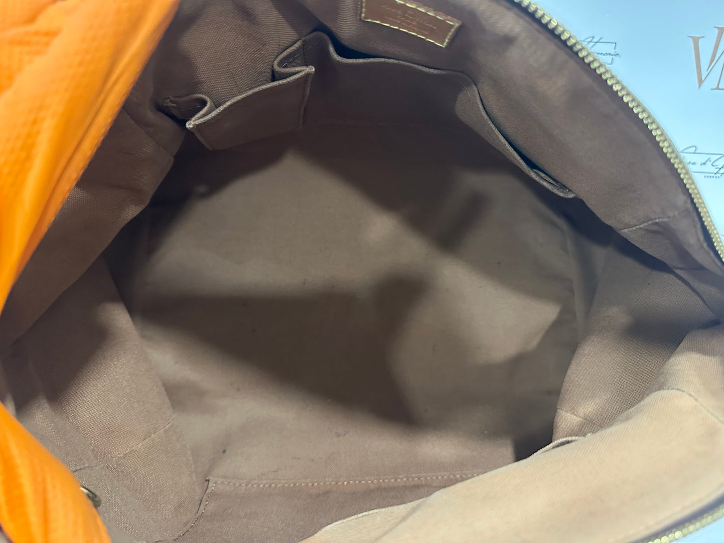 017813 - Louis Vuitton Tivoli GM