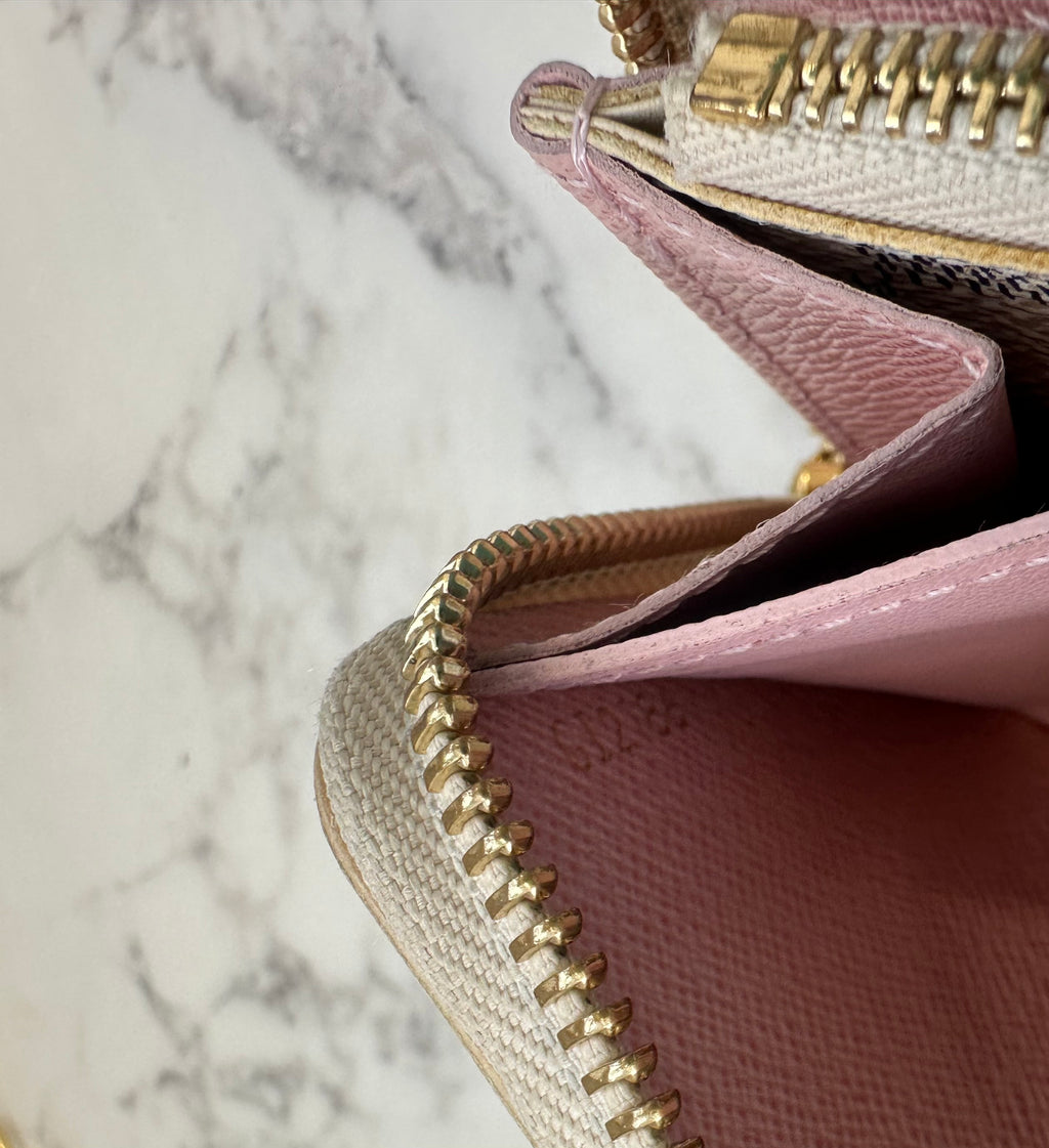 Louis Vuitton Azur Portefeuille Clemence Zippy Wallet