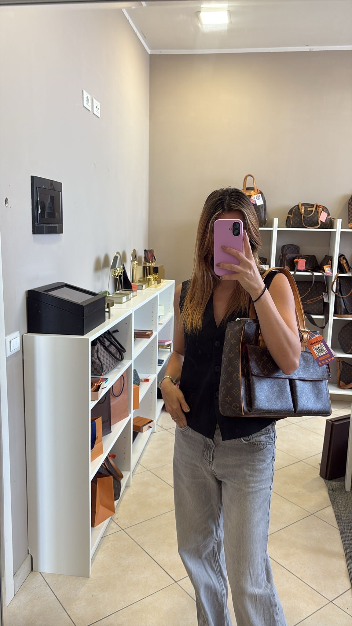 Louis Vuitton Exanthri cite