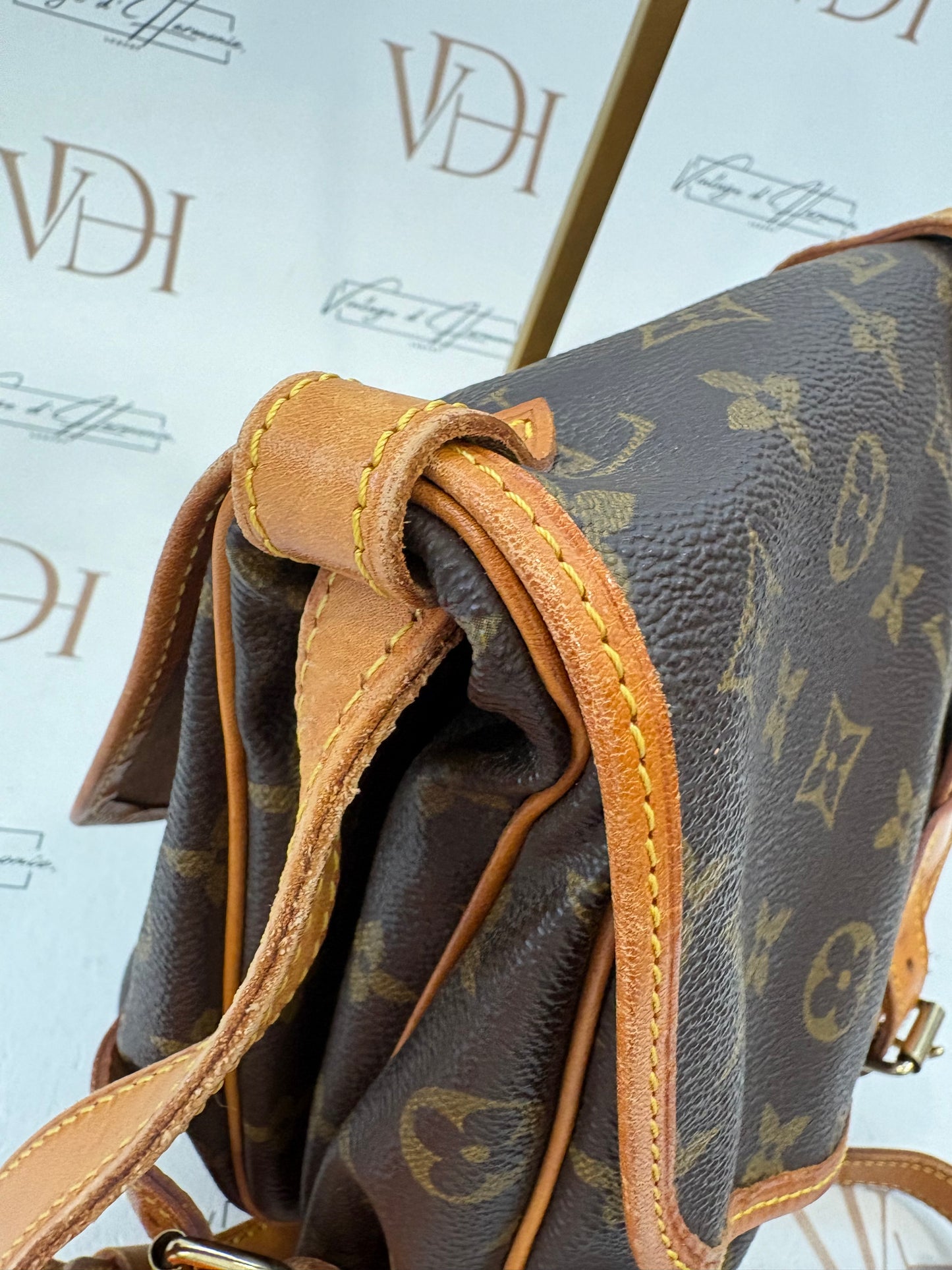 017643 - Louis Vuitton Saumur 30