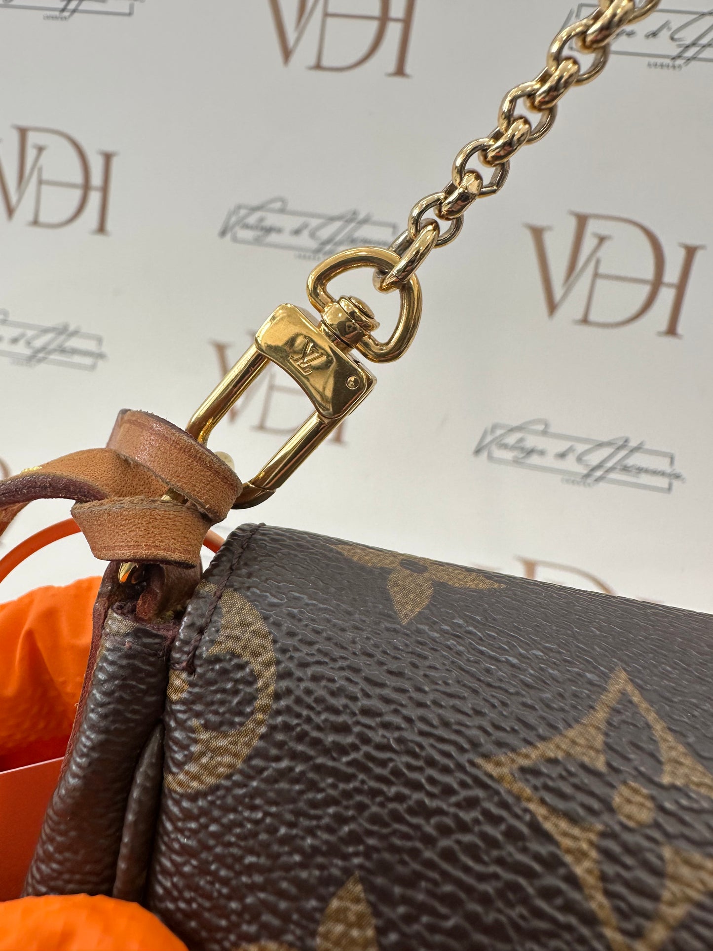 382571 - Louis Vuitton Favorite