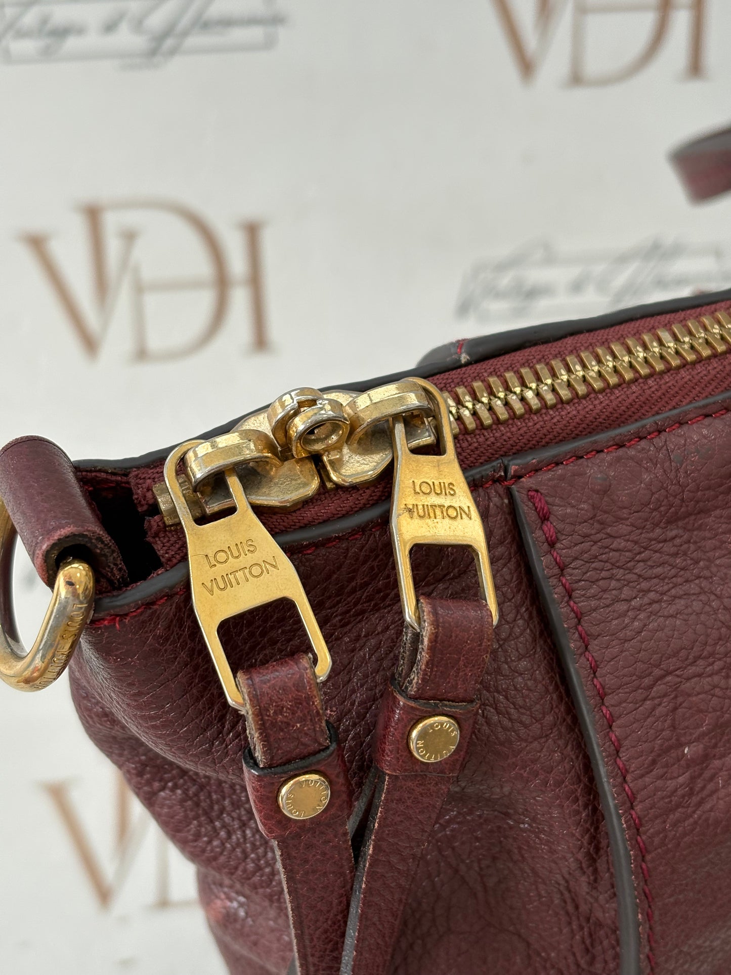 384012 - Louis Vuitton Lumineuse