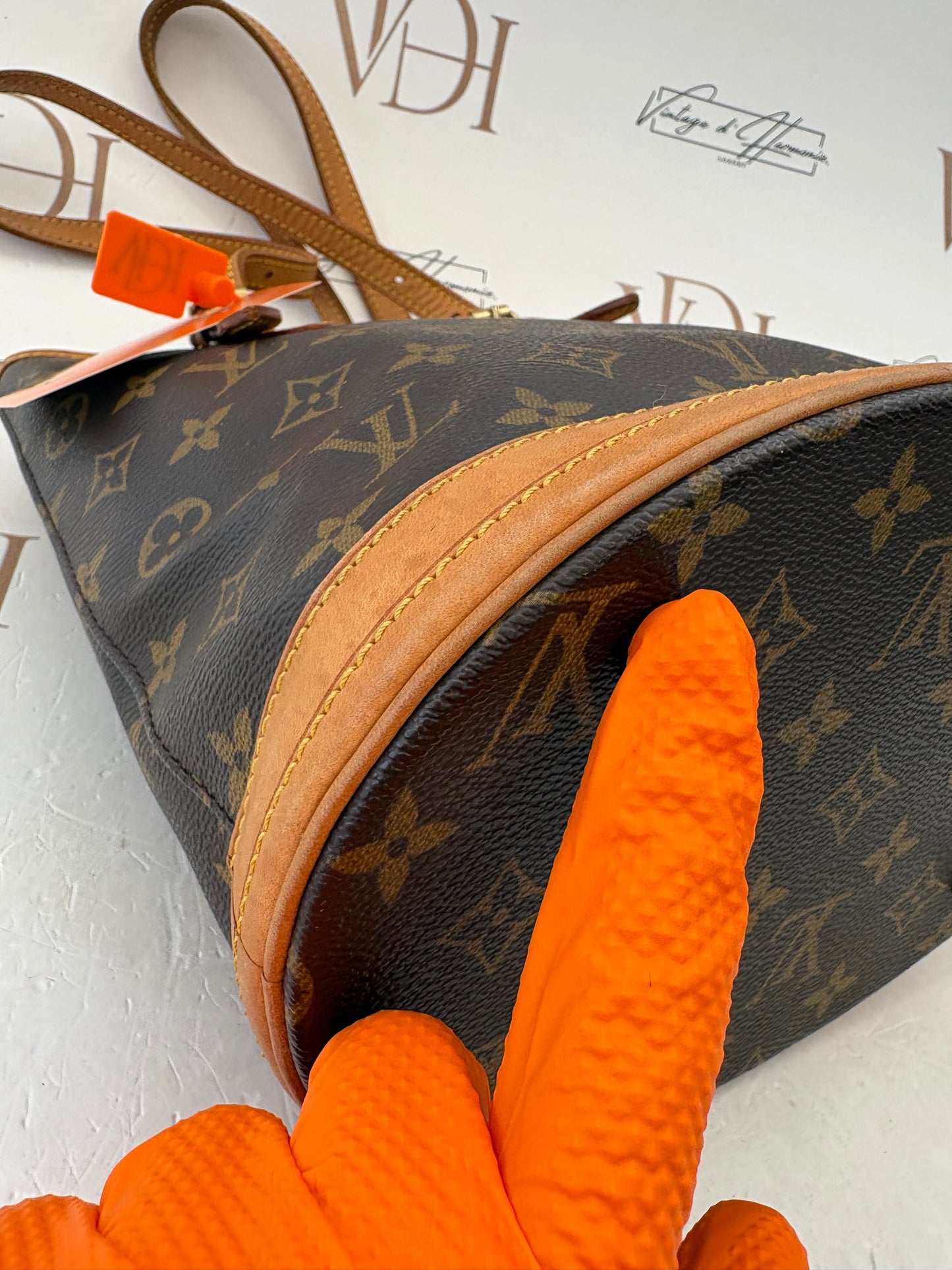 017657 - Louis Vuitton Bucket PM