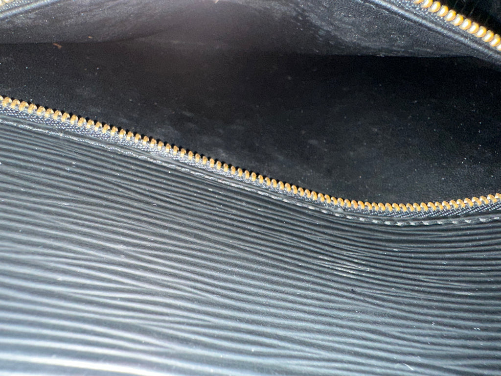 Louis Vuitton Epi Black Monceau 28