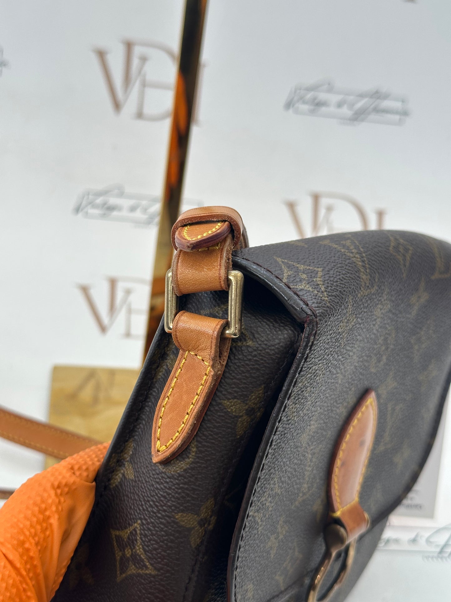 018075 - Louis Vuitton Saint Cloud MM