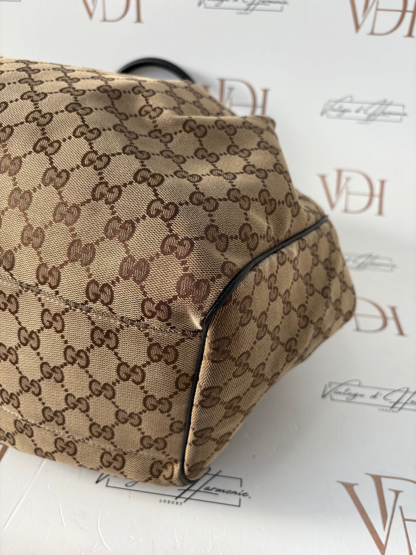 201643 - Gucci Sukey
