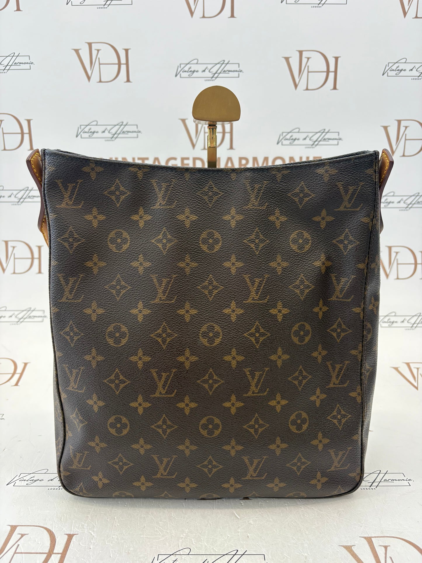 018942 - Louis Vuitton Looping GM