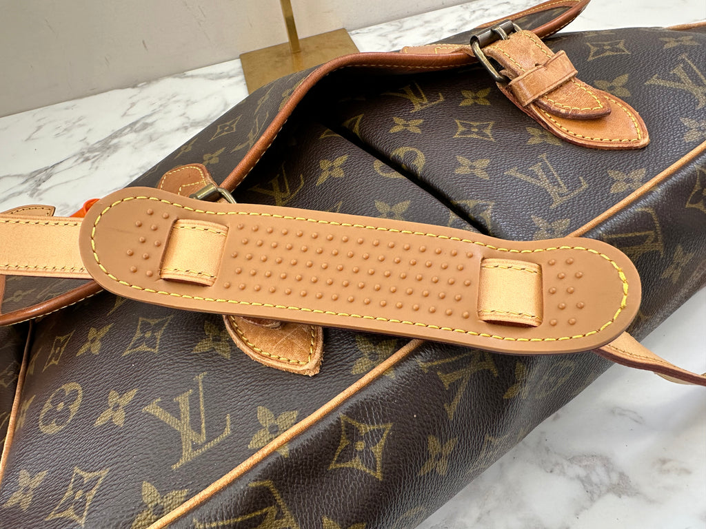 Louis Vuitton Gibeciere GM