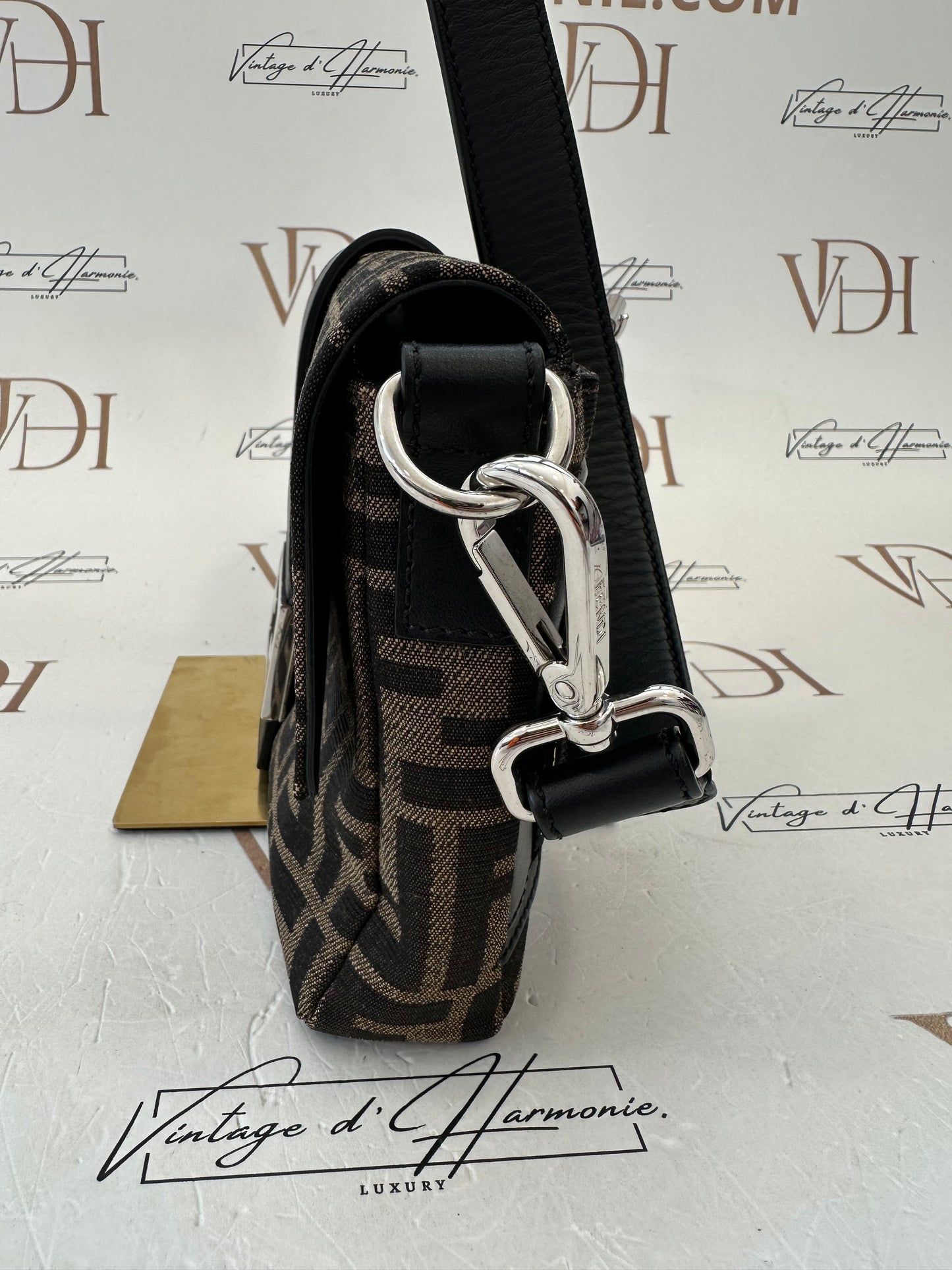 382668 - Fendi Baguette