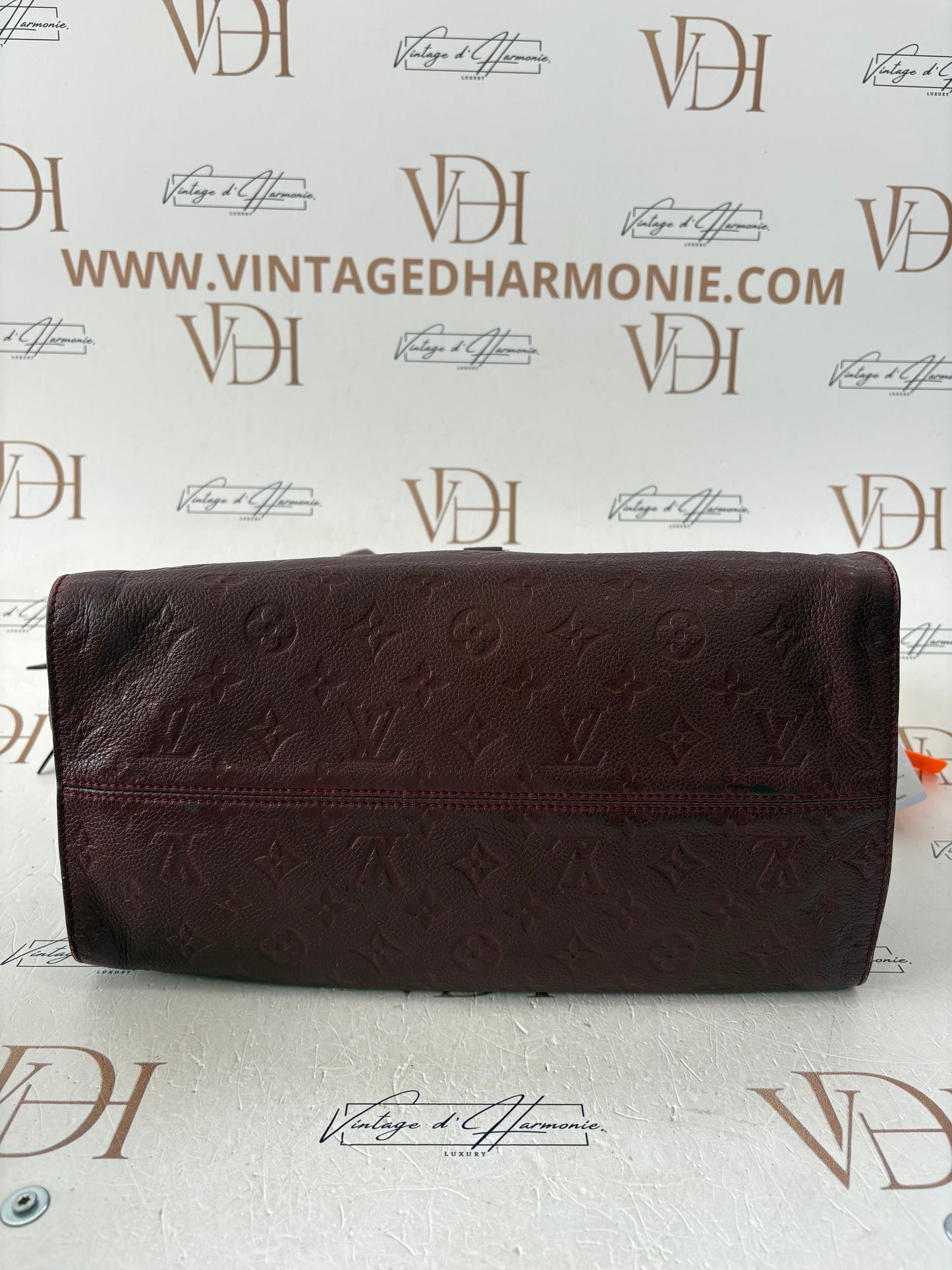 384012 - Louis Vuitton Lumineuse