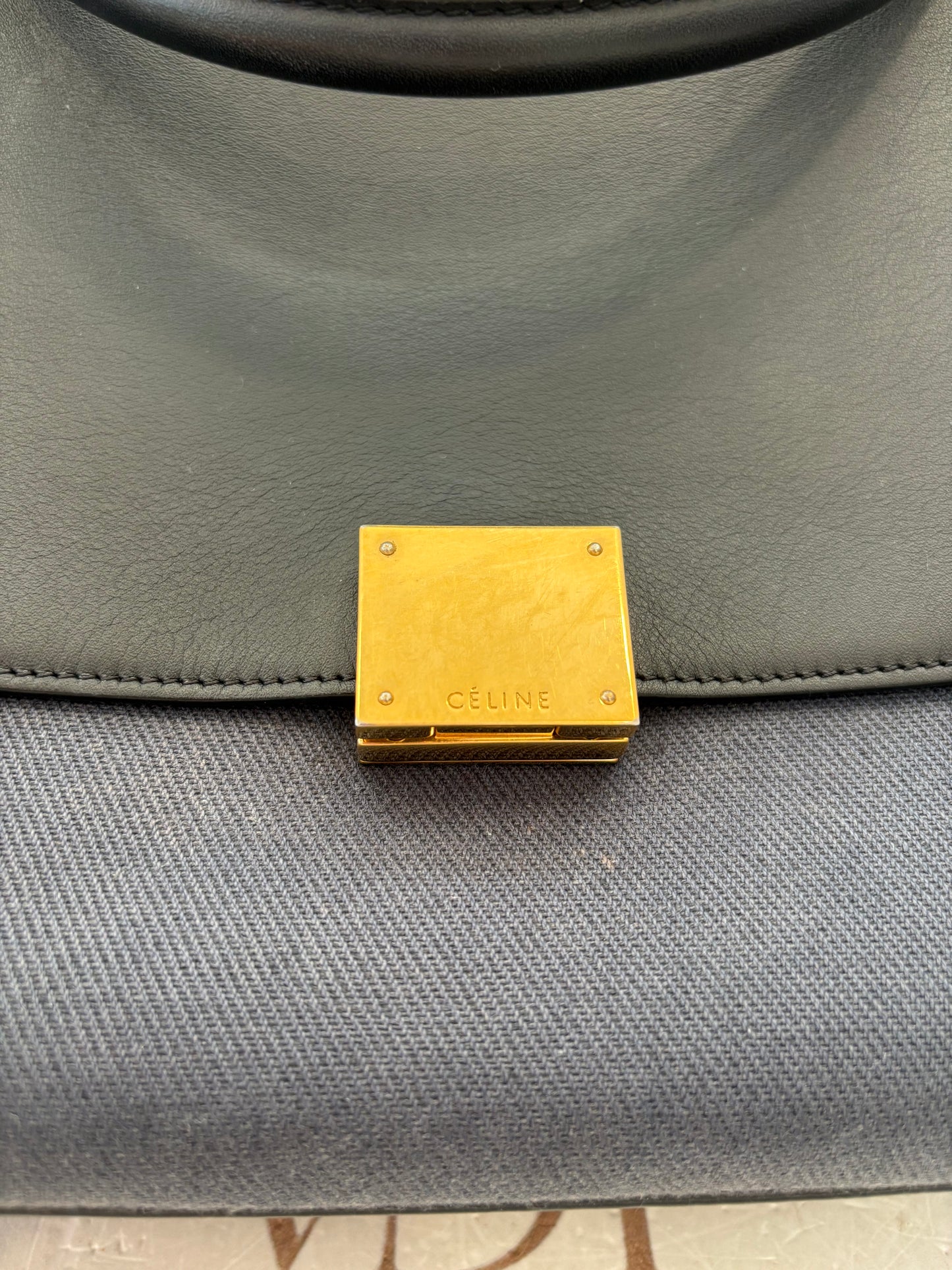 383730 - Céline Trapeze