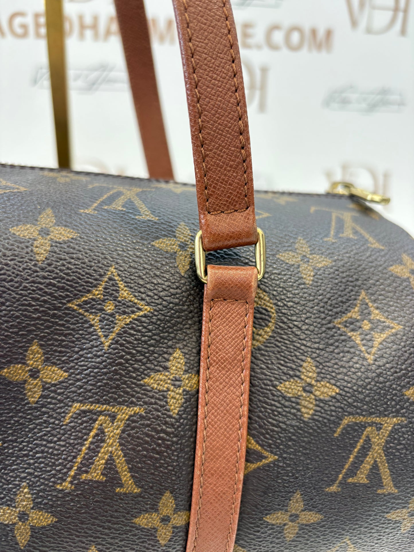 018992 - Louis Vuitton Papillon 30