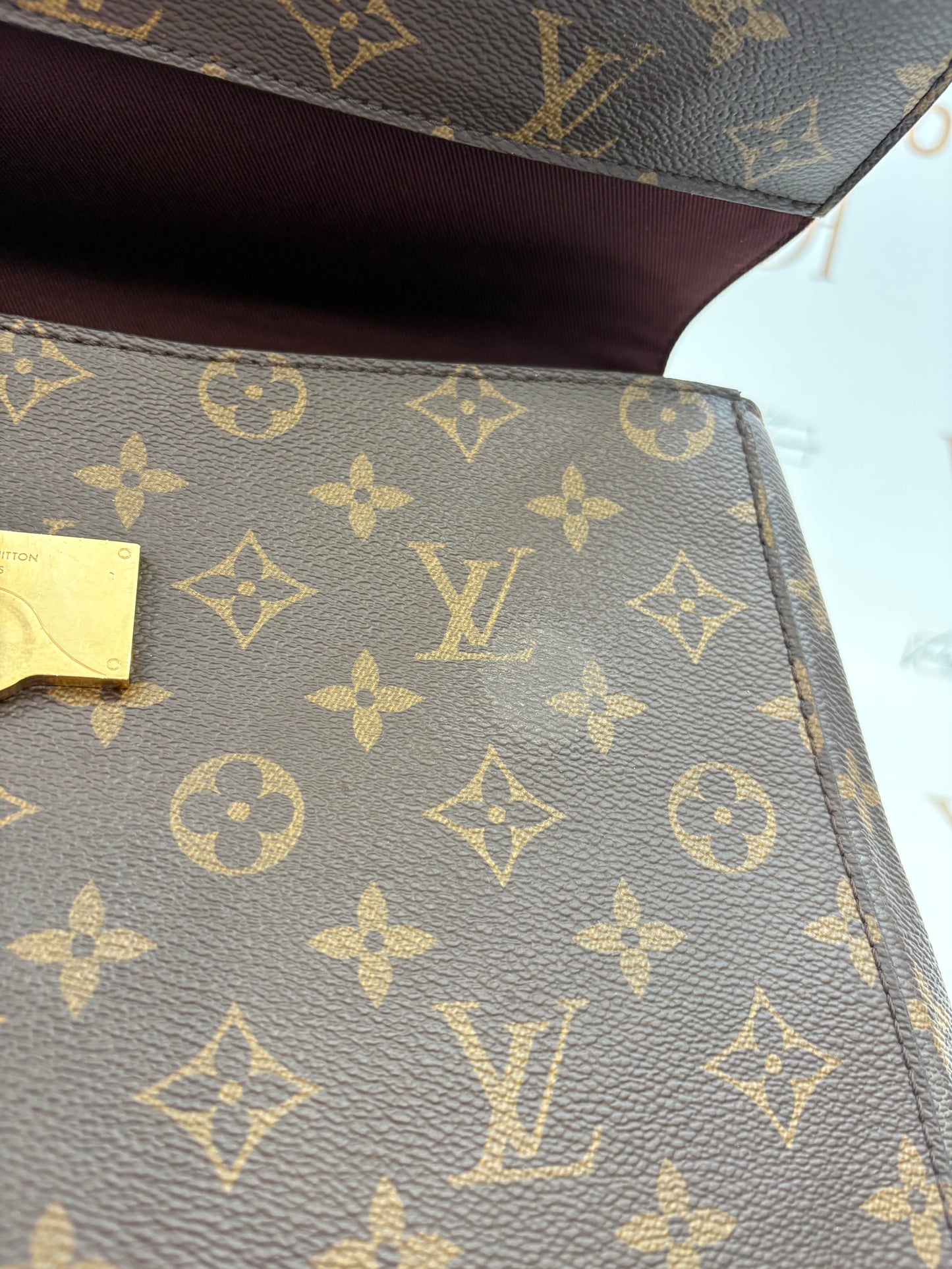 201387 - Louis Vuitton Cluny