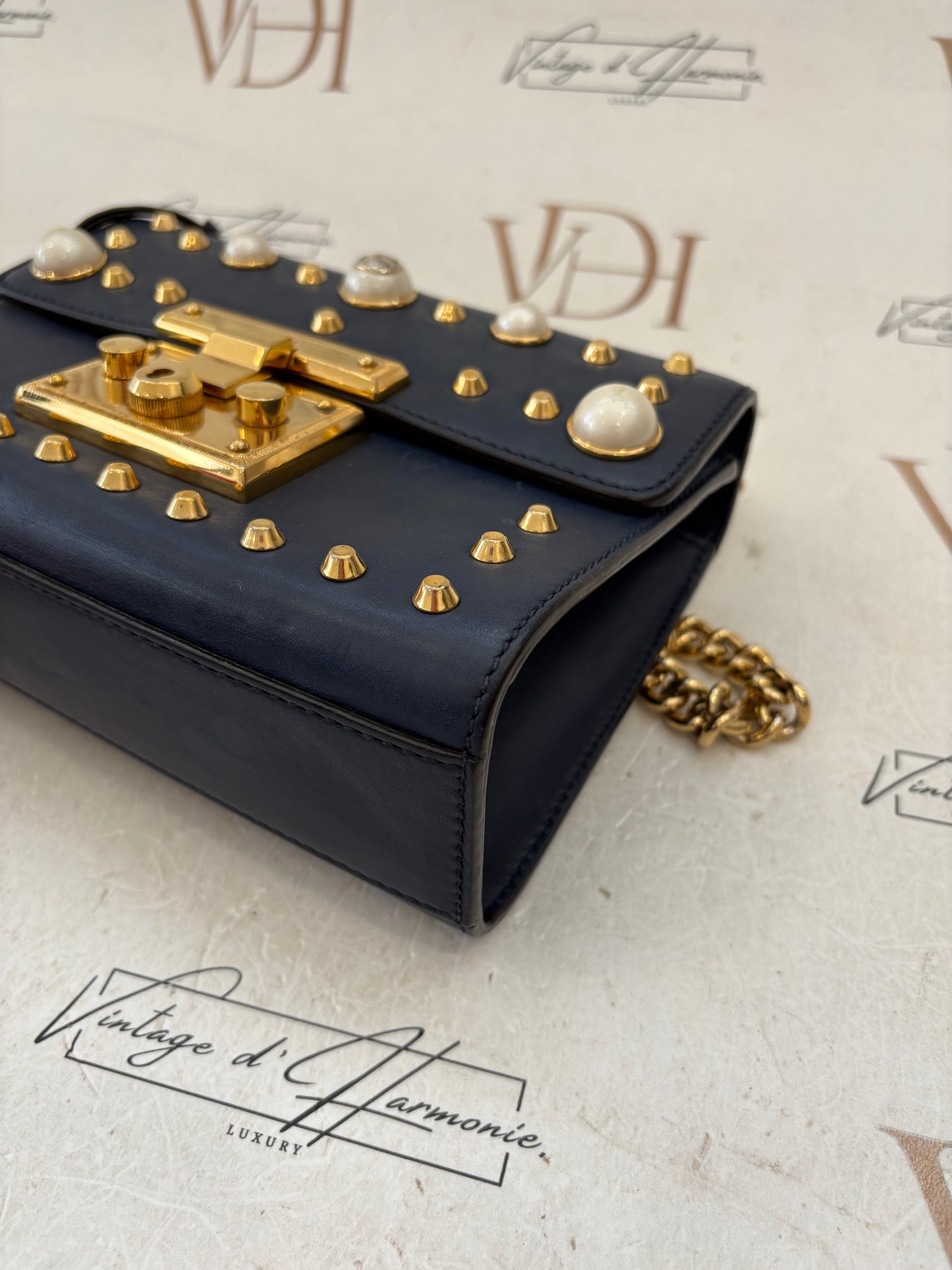 384062 - Gucci Padlock