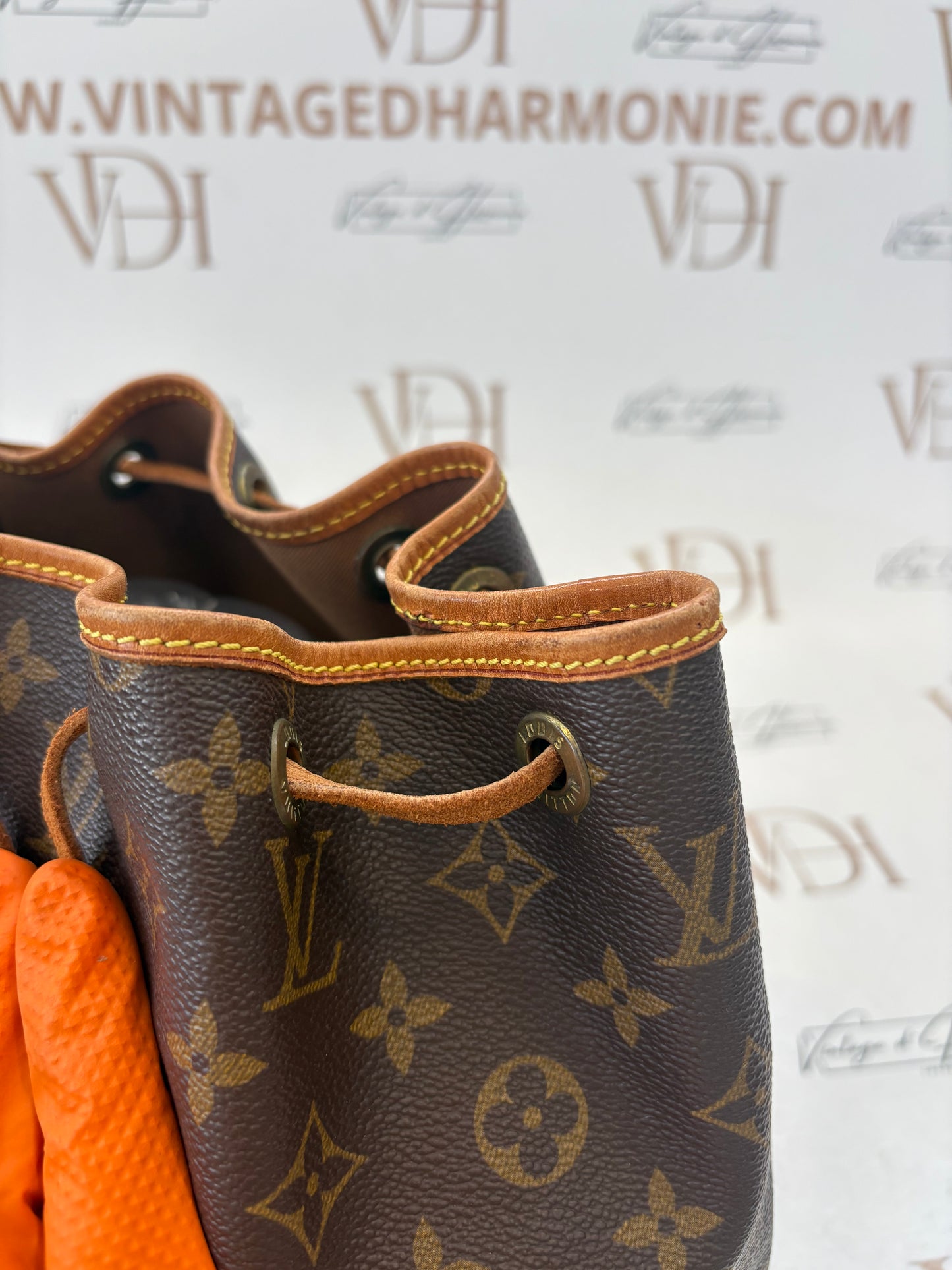 018524 - Louis Vuitton Petite Noé