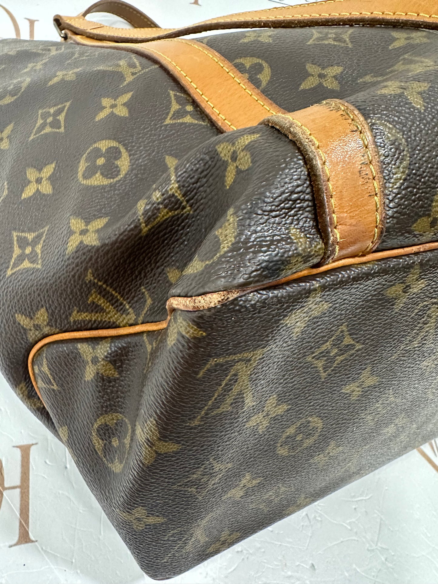 017915 - Louis Vuitton Sac Shopping
