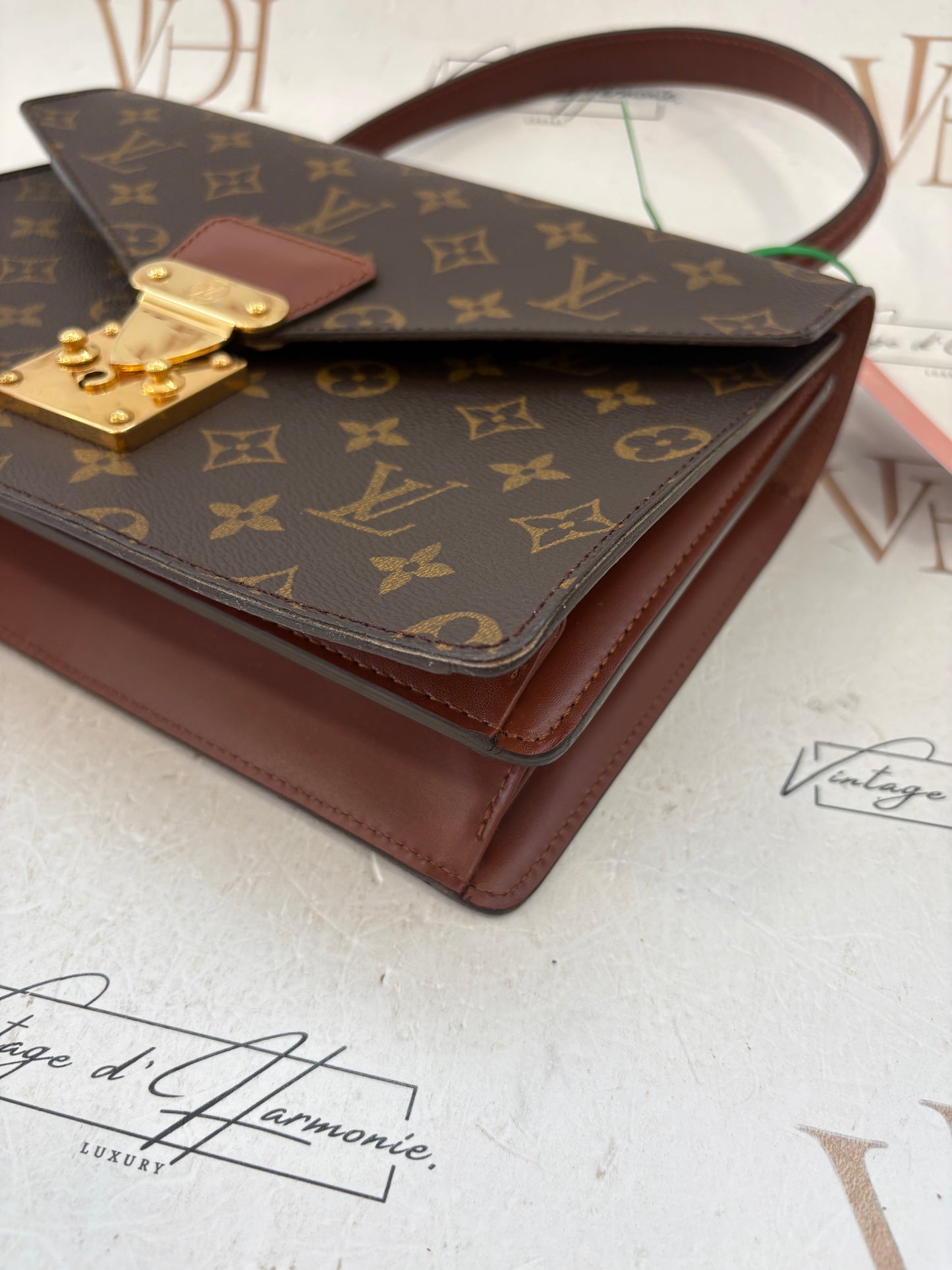 017120 - Louis Vuitton Concorde