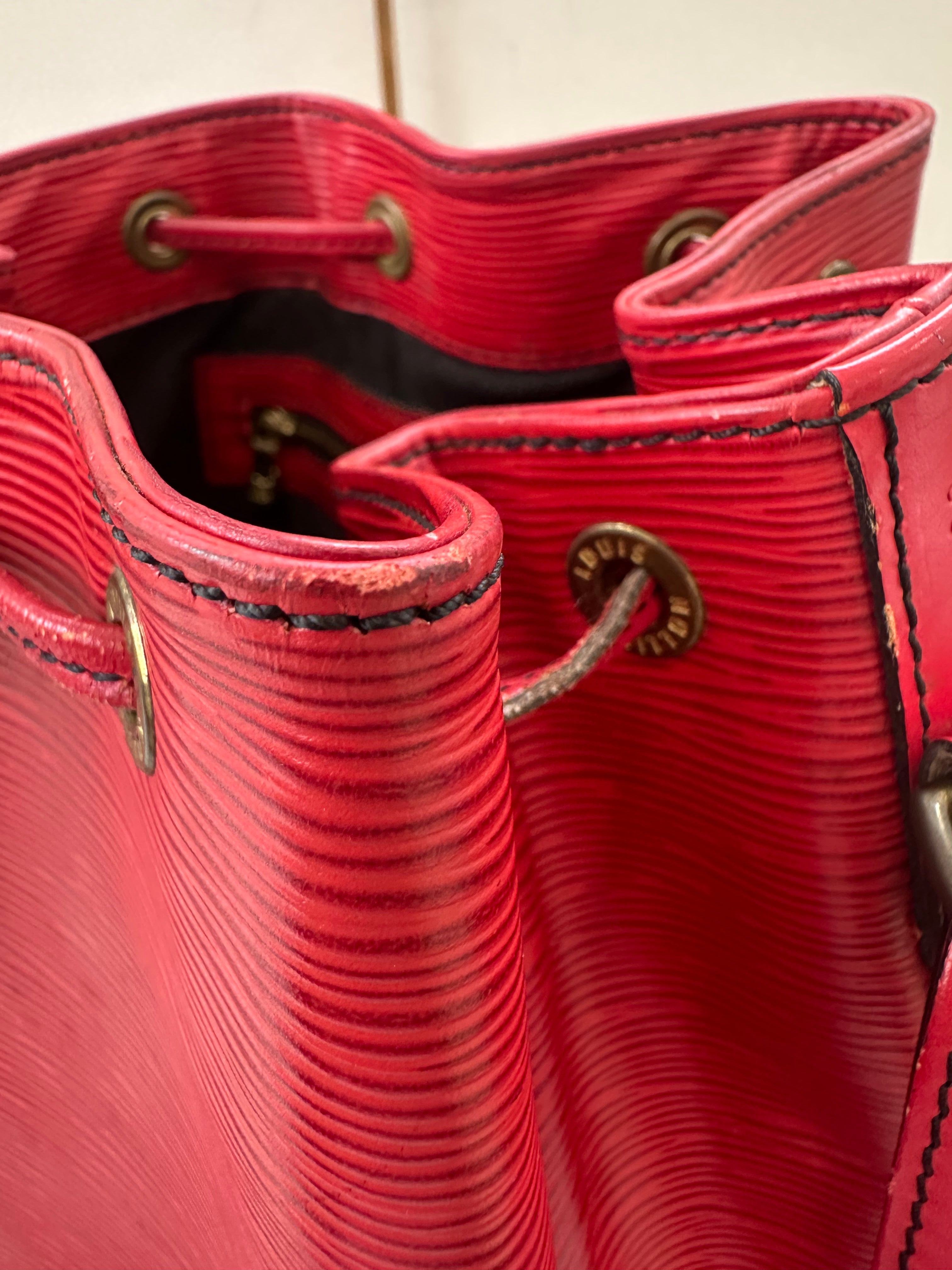 Louis Vuitton Noé Epi Red