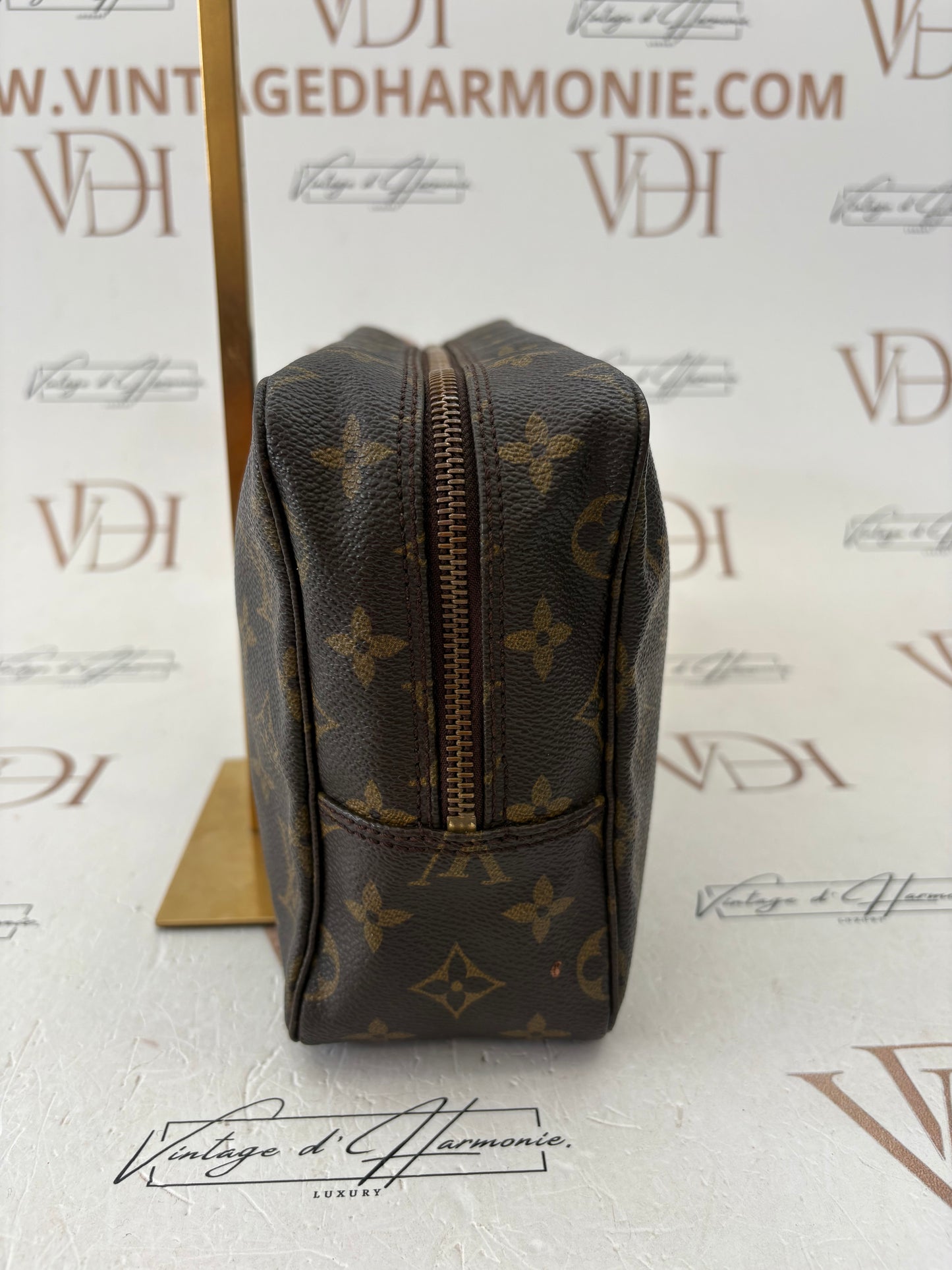 018731 - Louis Vuitton Trousse Toilette 28