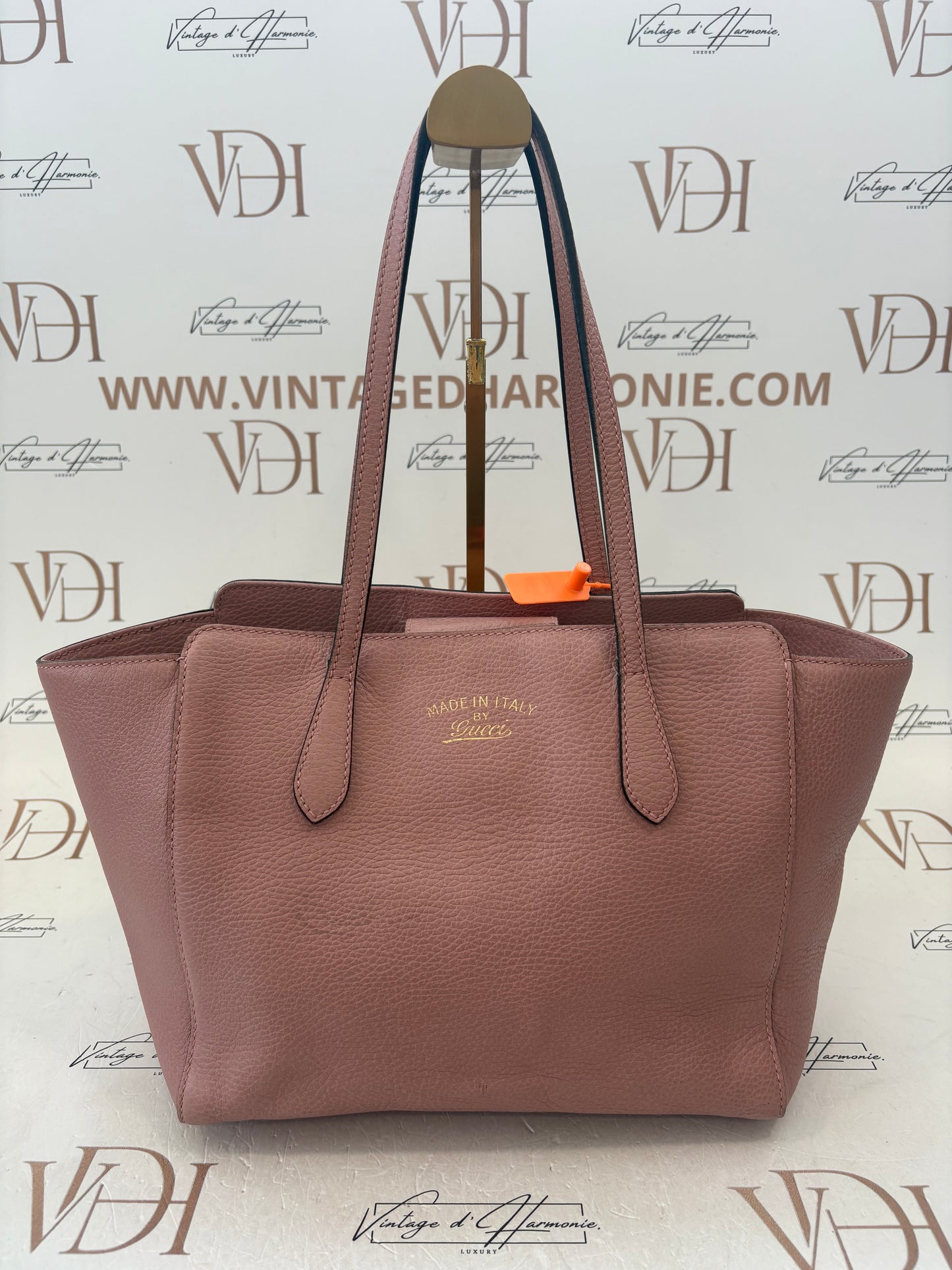 383907 - Gucci Swing