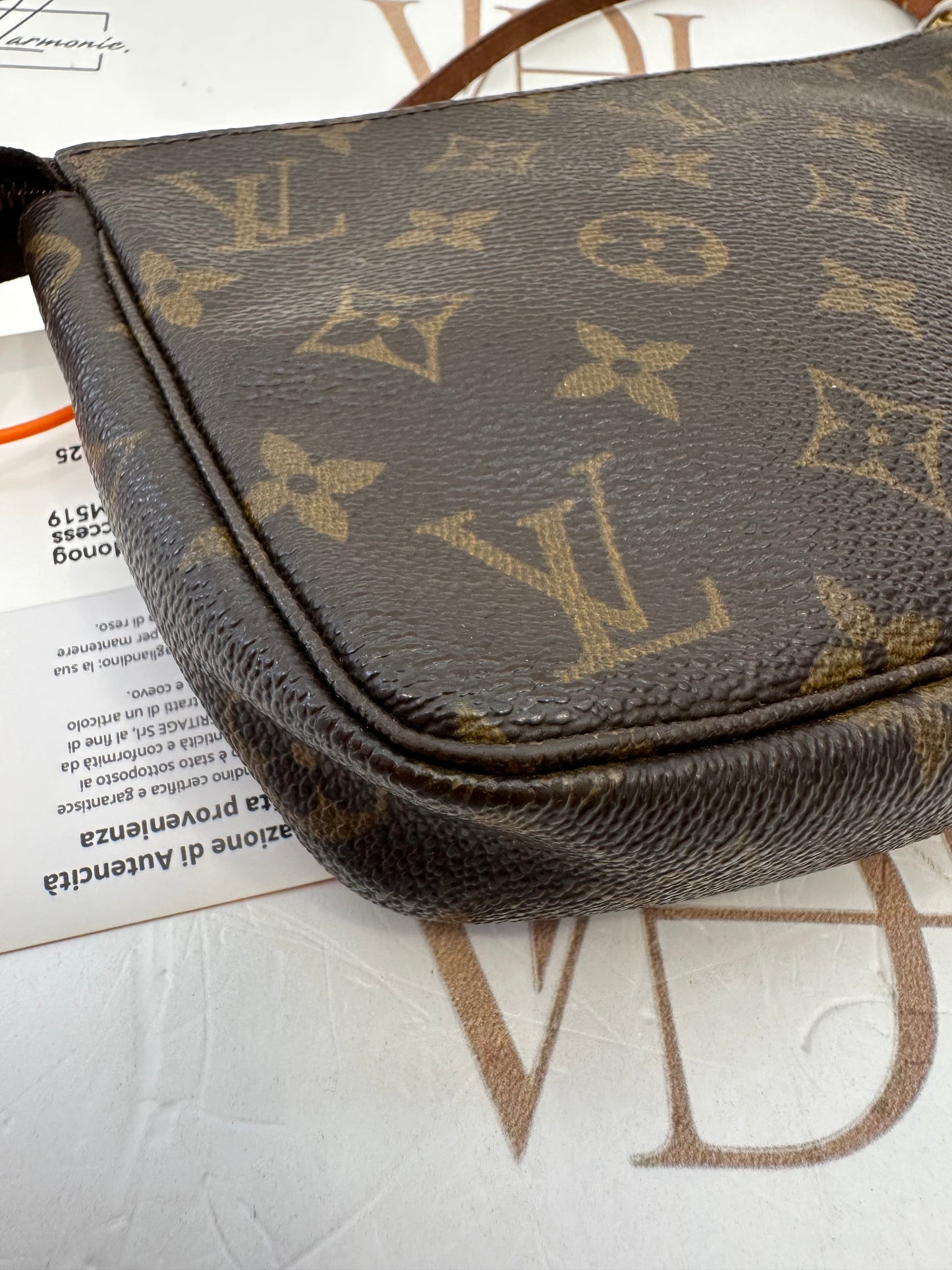 017749 - Louis Vuitton Pochette