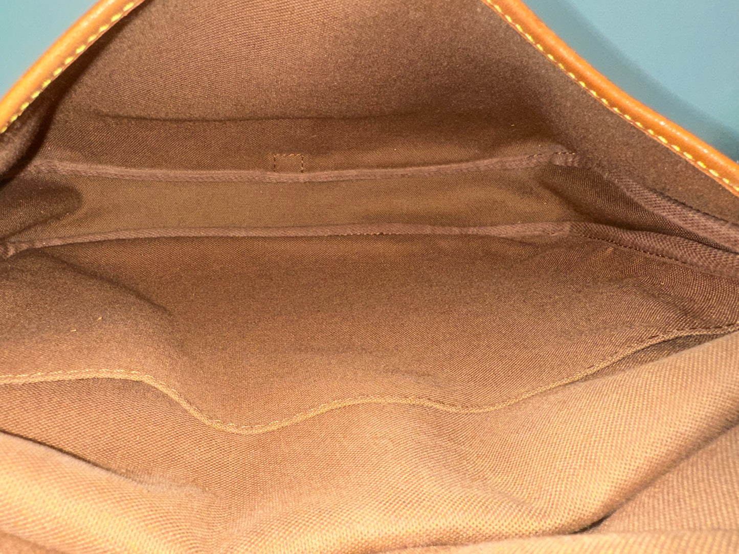 Louis Vuitton Saumur 30
