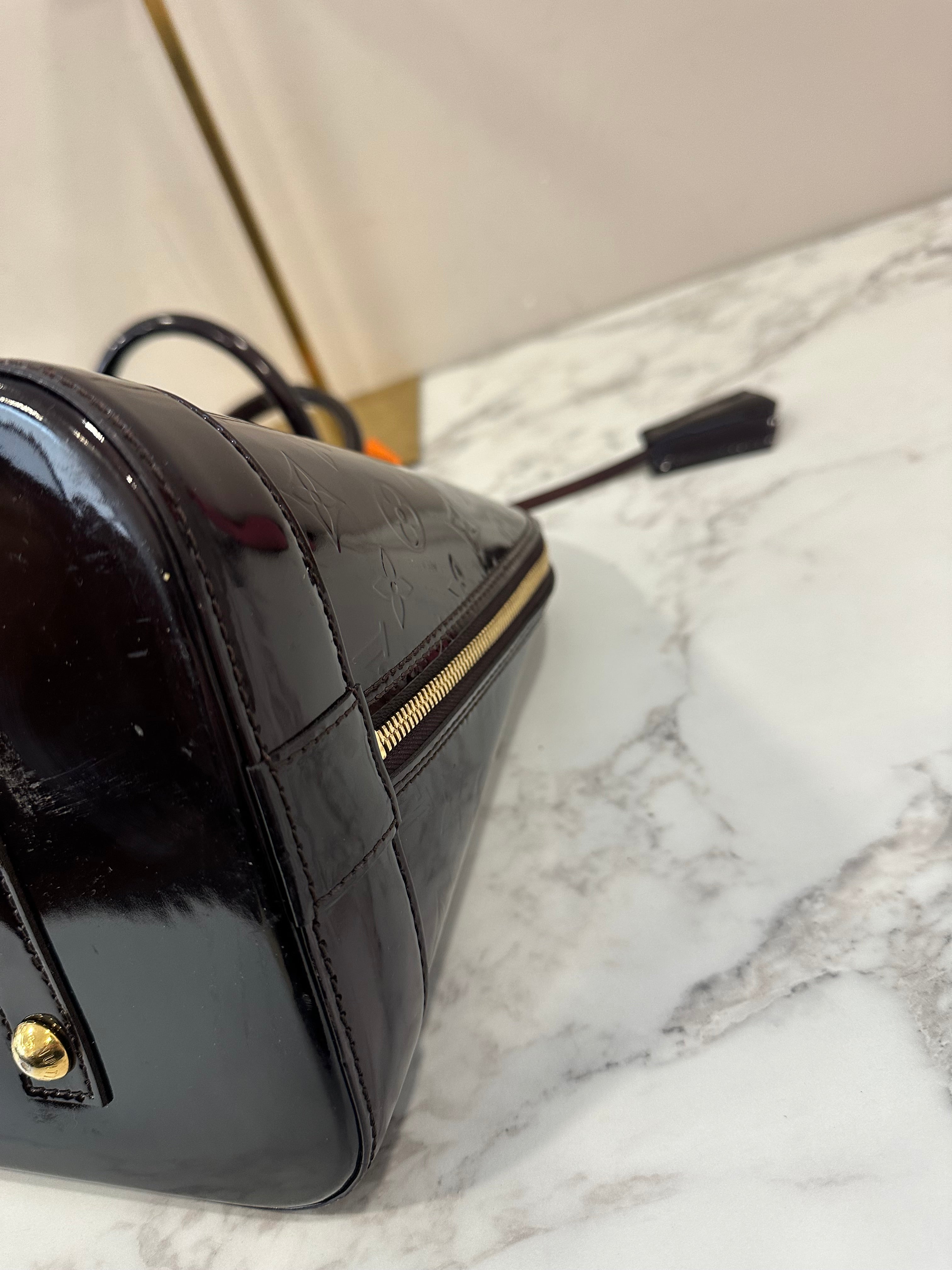 Louis Vuitton Alma Vernis Black