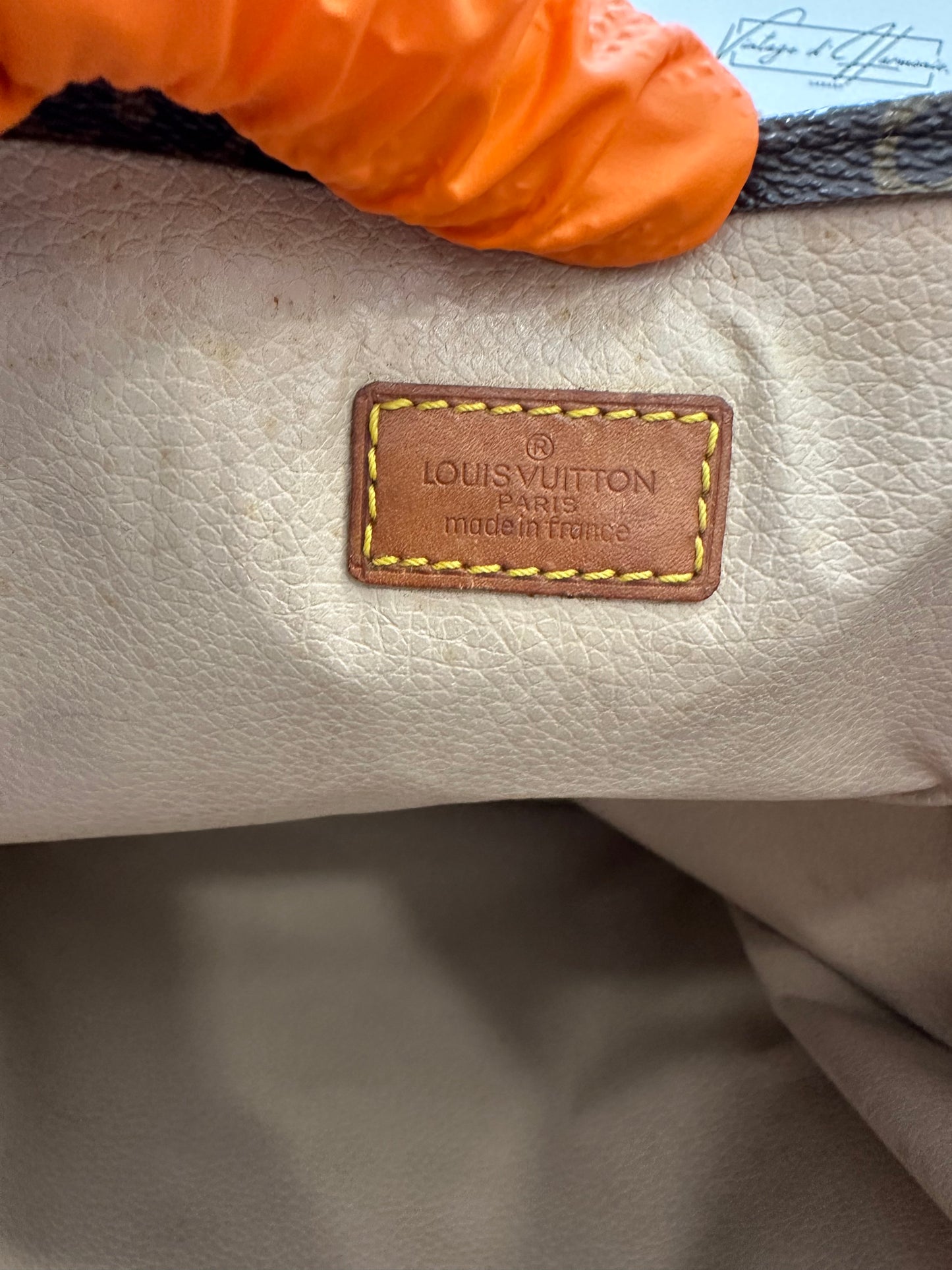 016884 - Louis Vuitton Sac Plat