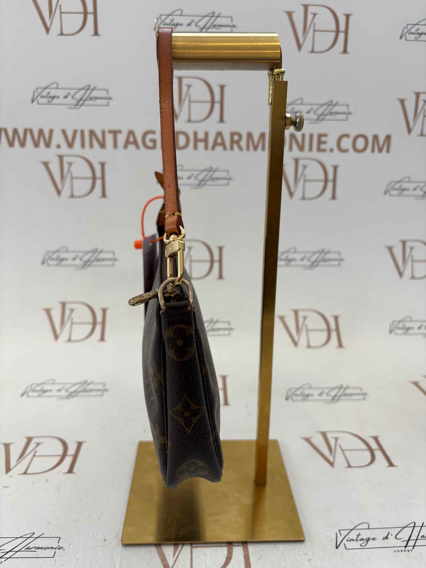 018261 - Louis Vuitton Pochette Accessoires