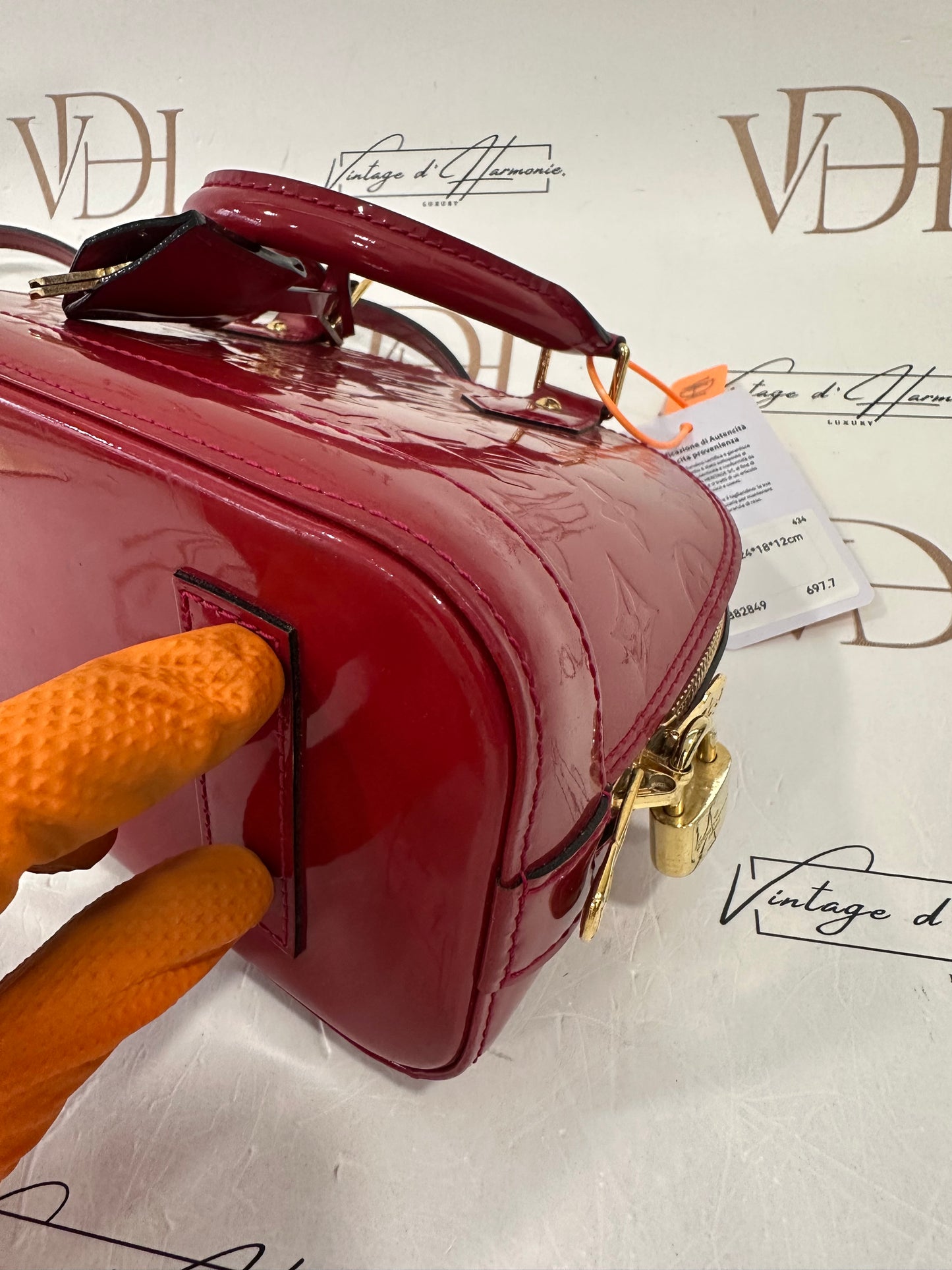 382849 - Louis Vuitton Alma BB Vernis