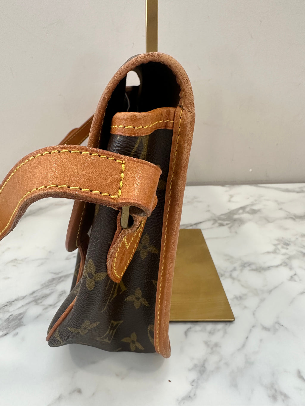 Louis Vuitton Gibeciere MM