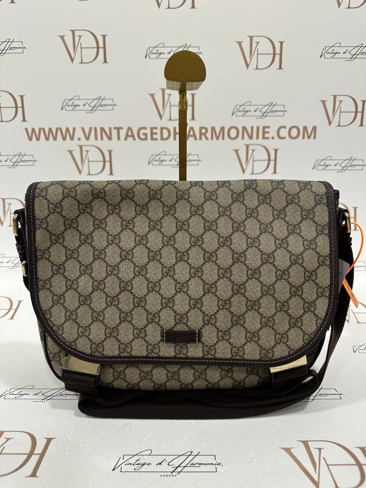 382550 - Gucci Messenger