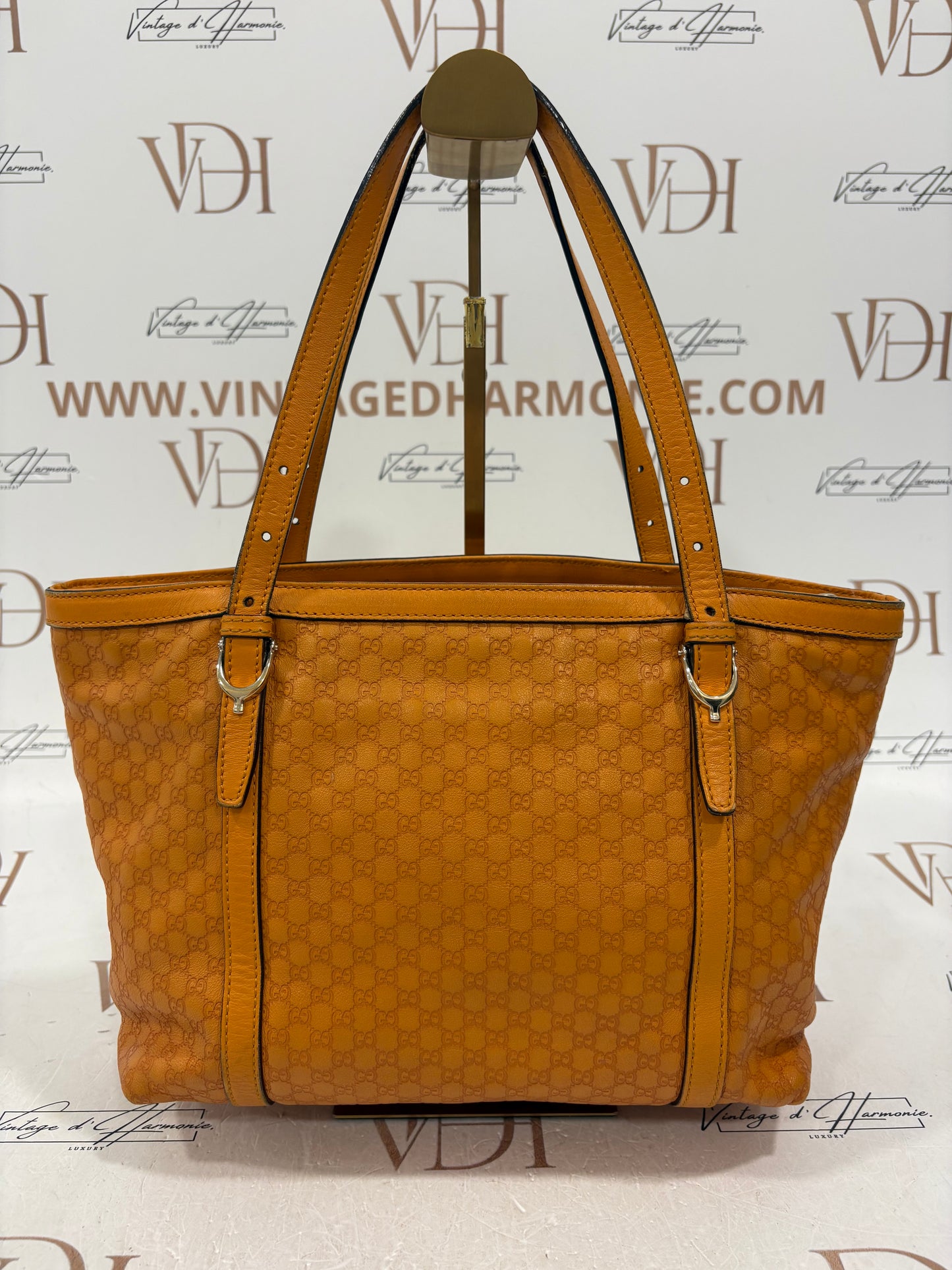200956 - Gucci Orange